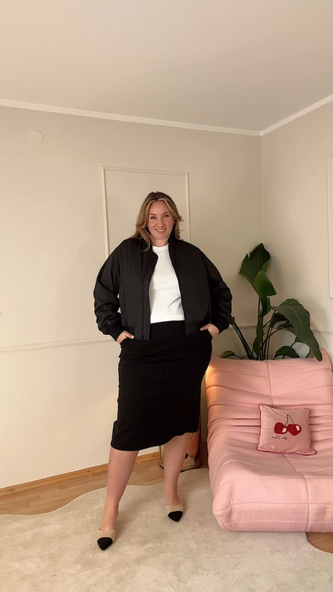 Anzeige | Ich hab bei @uniqloeurope ein paar frische Styles zum Thema Spring Layers geshoppt – und die Kombi aus Denim und weißem Shirt ist einfach ein Klassiker, der nie fehlt!

Was ist euer Go-To Layering Piece im Frühling? Wie gefallen euch die Looks? #LifeWear 



#LTKspring #LTKdeutschland #LTKplussize