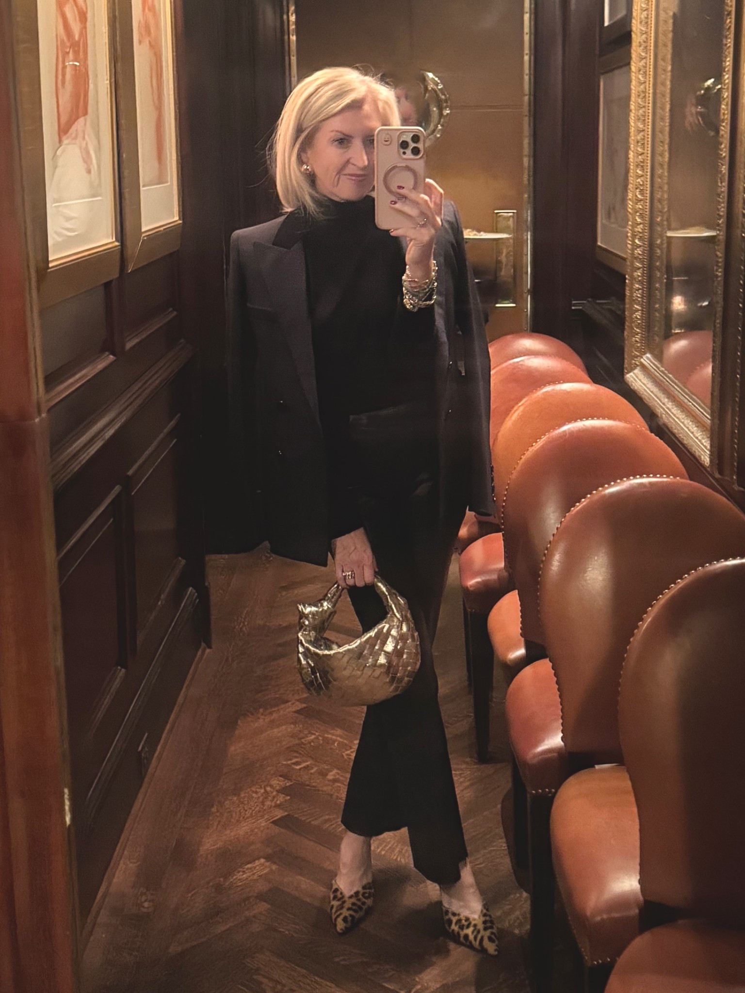 Hallway couture 

#LTKfoodie #LTKSeasonal