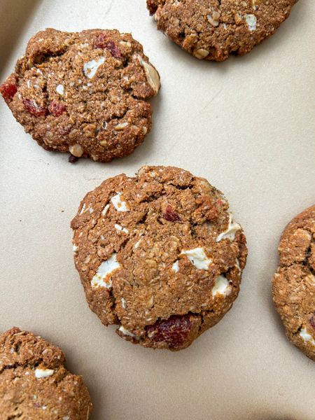 Strawberry White Chocolate Cookies

I used to get the strawberry shortcake cookies from subway all the time and WOW these are pretty close but with way more nutrients.


1C oats
1/2C almond flour
1 egg
1/2 tsp vanilla
1 tsp baking soda
1/3C coconut sugar  OR brown sugar
1/4C melted coconut oil or grass fed butter
1/2C dried strawberries (chopped)
1 white chocolate bar (chopped)



1. Preheat oven to 350F
2. Mix together dough and divide into small discs on a baking sheet
3. Bake for 12-15 minutes
4. ENJOY


#LTKGiftGuide #LTKhome #LTKVideo