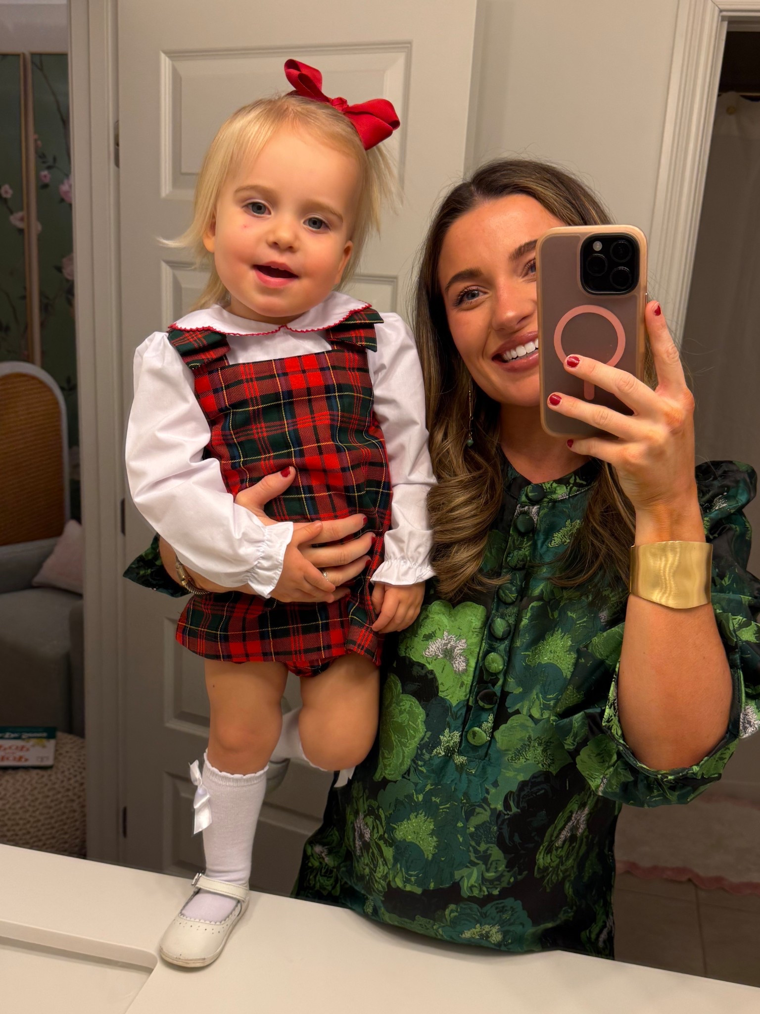 Holiday Parties have started! ❤️❤️❤️❤️

#LTKBaby #LTKSeasonal #LTKBump