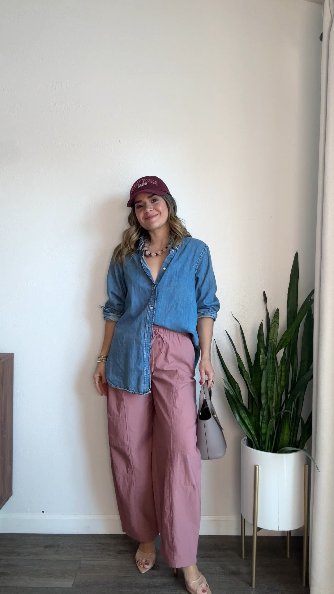 Chicest loose pants I currently own! They are so good! Love how lightweight they are!! 
Shirt size small
Pants size xs

#LTKootd #LTKPetite #LTKSeasonal