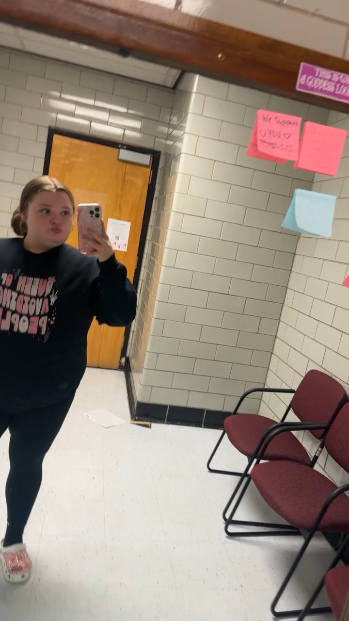 Chilling on campus in my cozy outfit—comfort and style in perfect harmony!

#LTKBacktoSchool #LTKPlusSize #LTKFindsUnder50