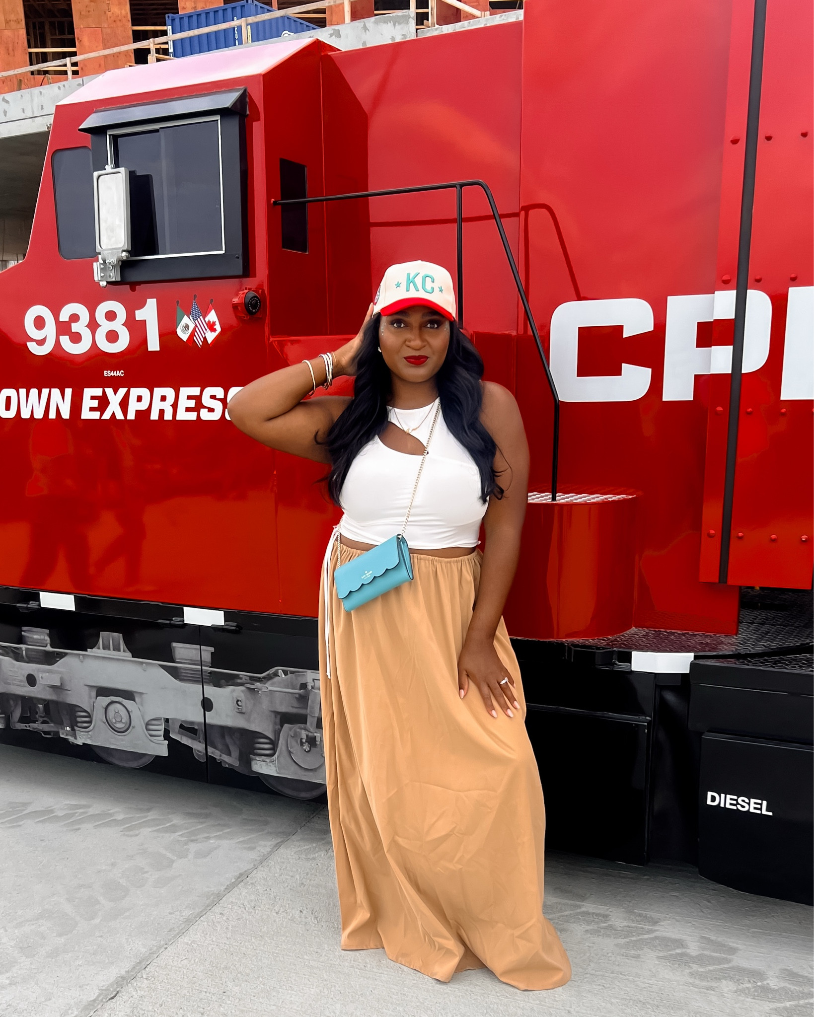 Not your typical game day fit ❤️🤏🏽

#LTKStyleTip #LTKMidsize