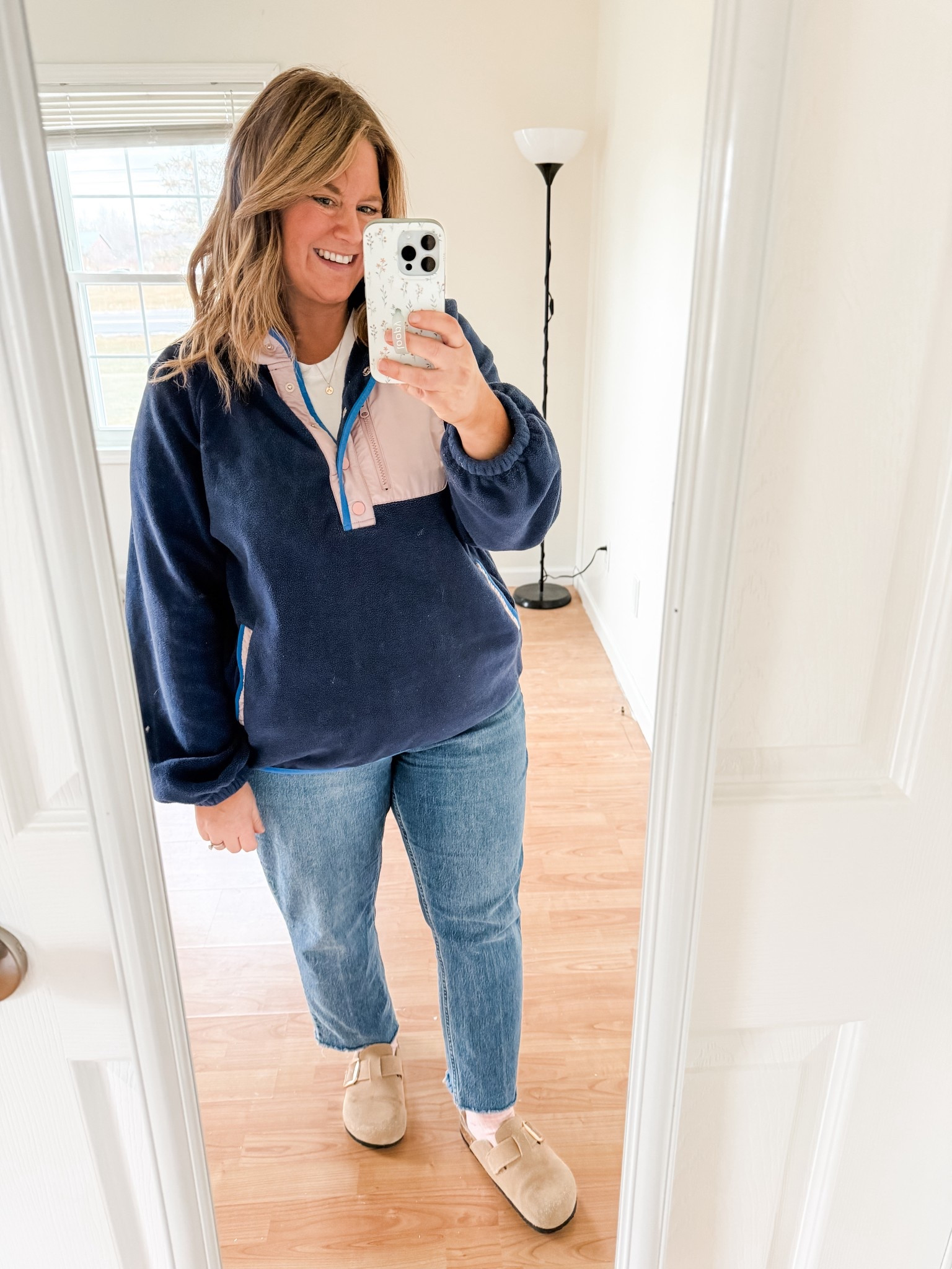 Wearing an XL in my pullover 

#LTKMidsize #LTKSeasonal #LTKFindsUnder50