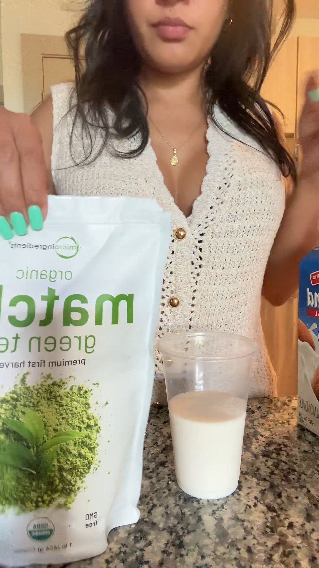 ✨ El ritual que transformó mis mañanas: matcha orgánico 🌿
Rico en antioxidantes, energía natural sin picos y beneficios para la piel desde la primera taza.
¿Lista para cambiar tu café por algo que realmente te hace bien? 💚

#LTKSummerEdit #LTKSeasonal