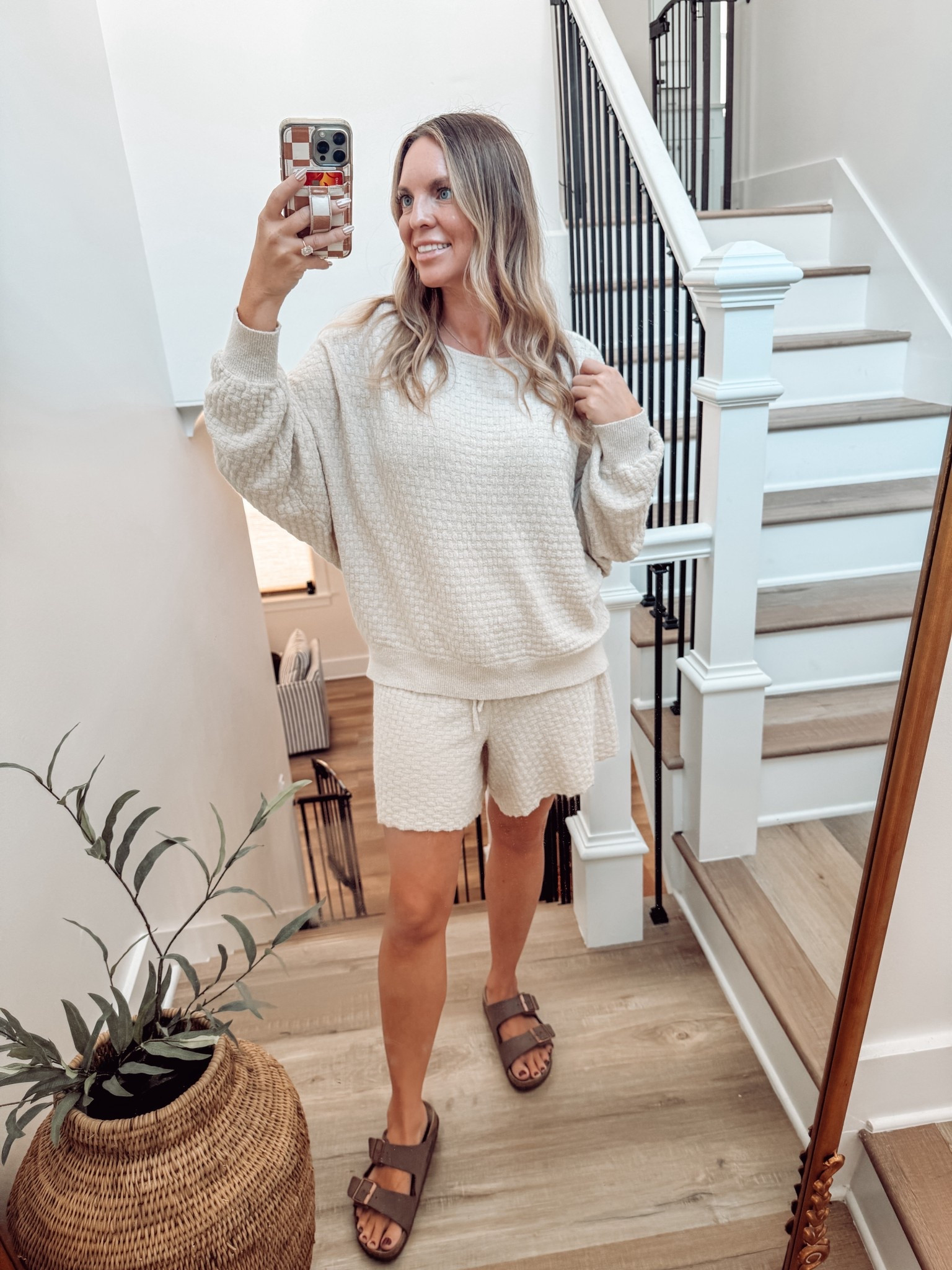 Obsessed with this cozy set from Free People🤍




#freepeople #freepeoplefinds #falloutfits #outfitinspo #cozyoutfits #fashioninspo #fashionfinds 

#LTKStyleTip #LTKFindsUnder100 #LTKSaleAlert