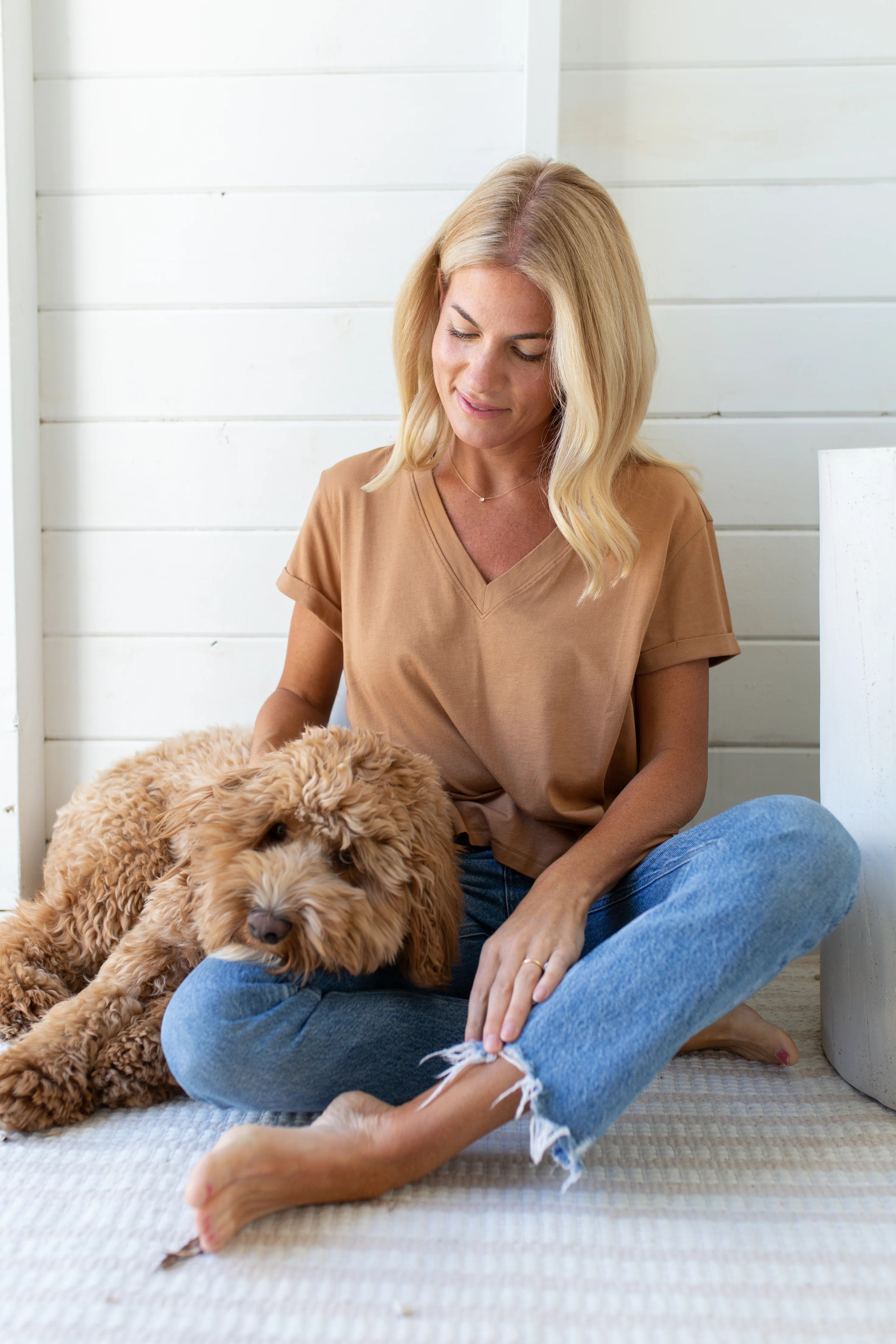 Short Sleeve Roller V Neck Tee - Camel | Marea