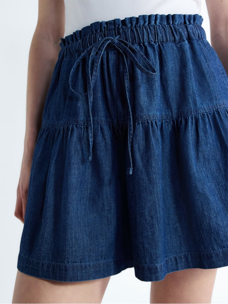 Free Assembly Women's Pull On Seamed Denim Shorts, 4" Inseam, Sizes XS-XXL | Walmart (US)