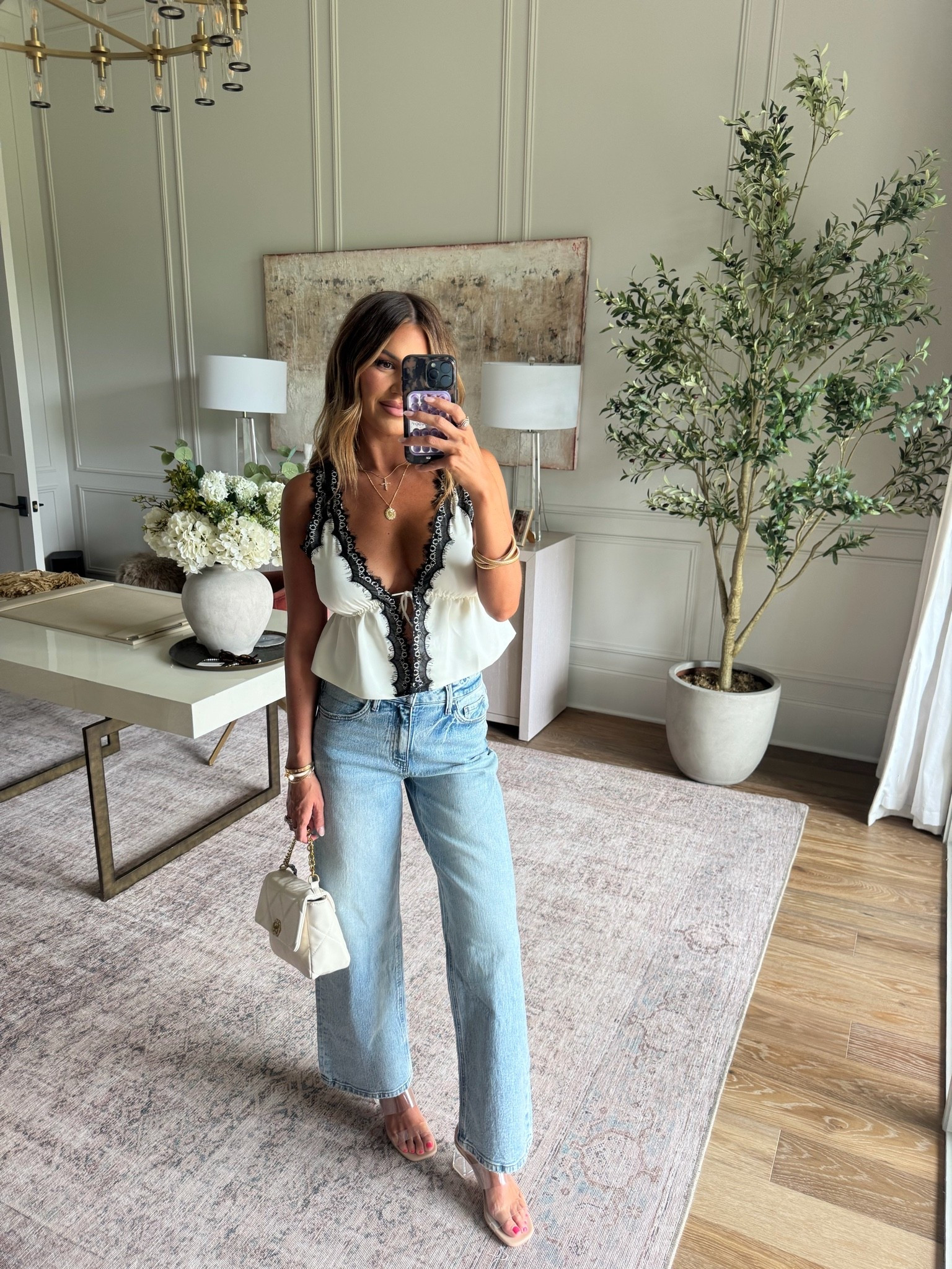 wearing a small top and 26 in denim 🫶🏼 use code hollie35 for 35% off 🤍 

 