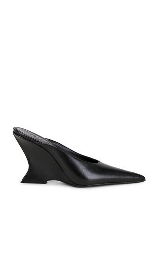 Schutz Siena Mule Pump in Black. - size 8.5 | Revolve Clothing (Global)