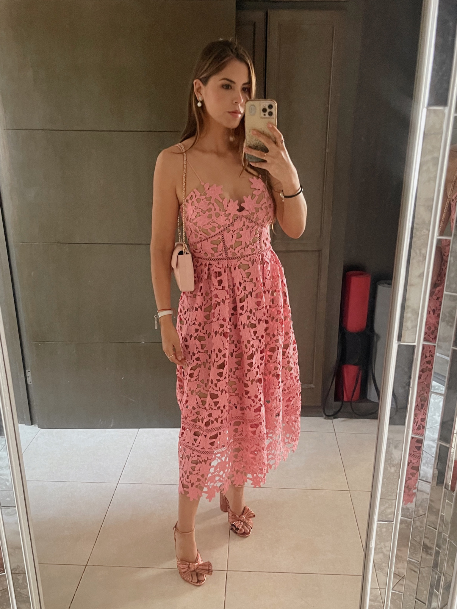 Pink moment 

#LTKshoecrush #LTKparties #LTKstyletip