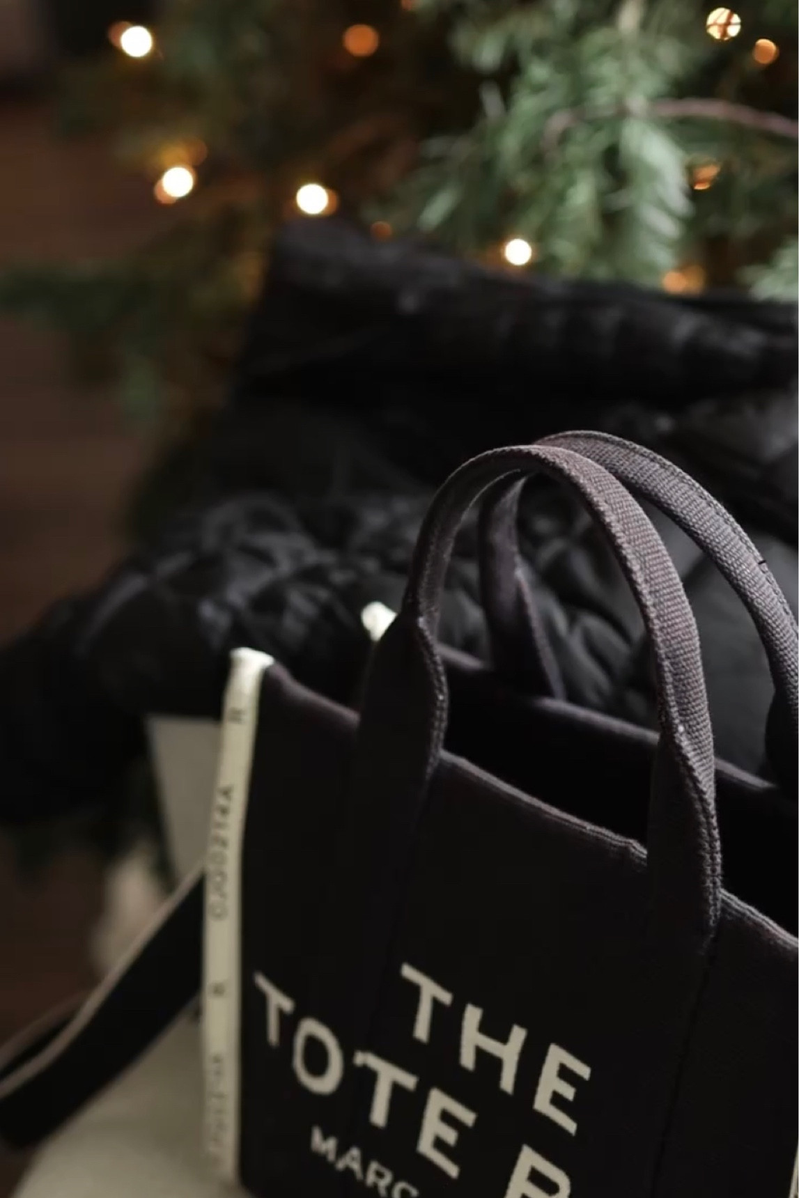 Black Marc Jacobs The Tote bag 

#LTKstyletip #LTKFind