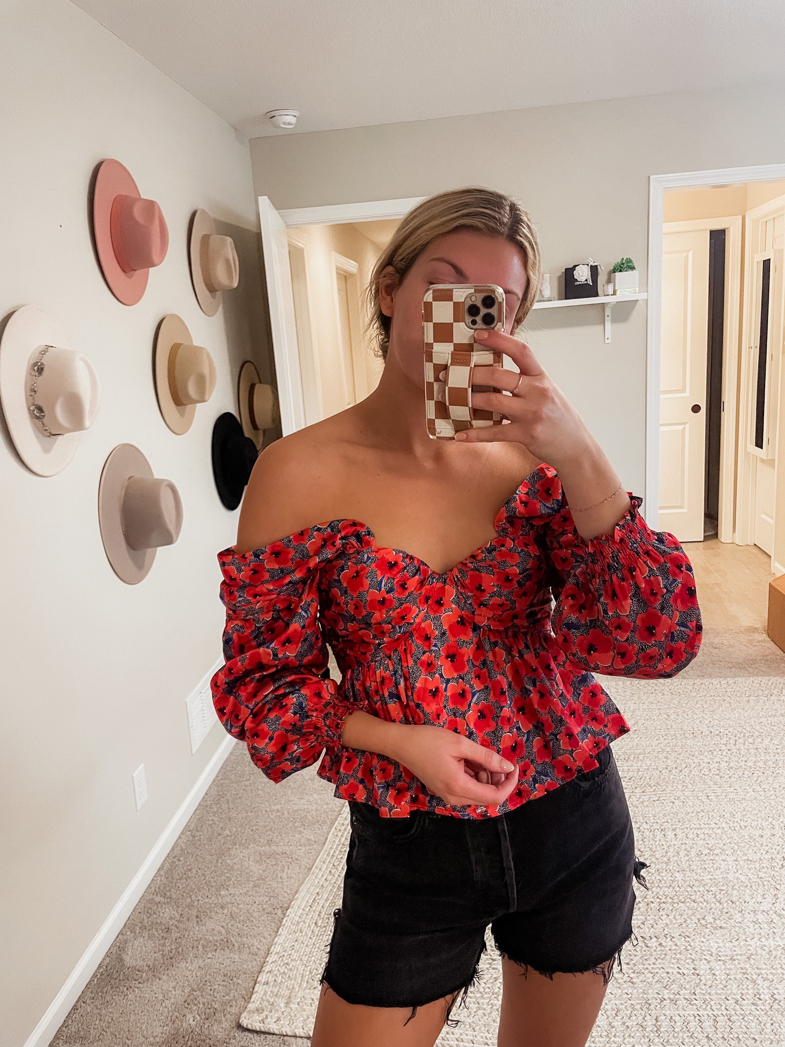 Spring top. Size small 