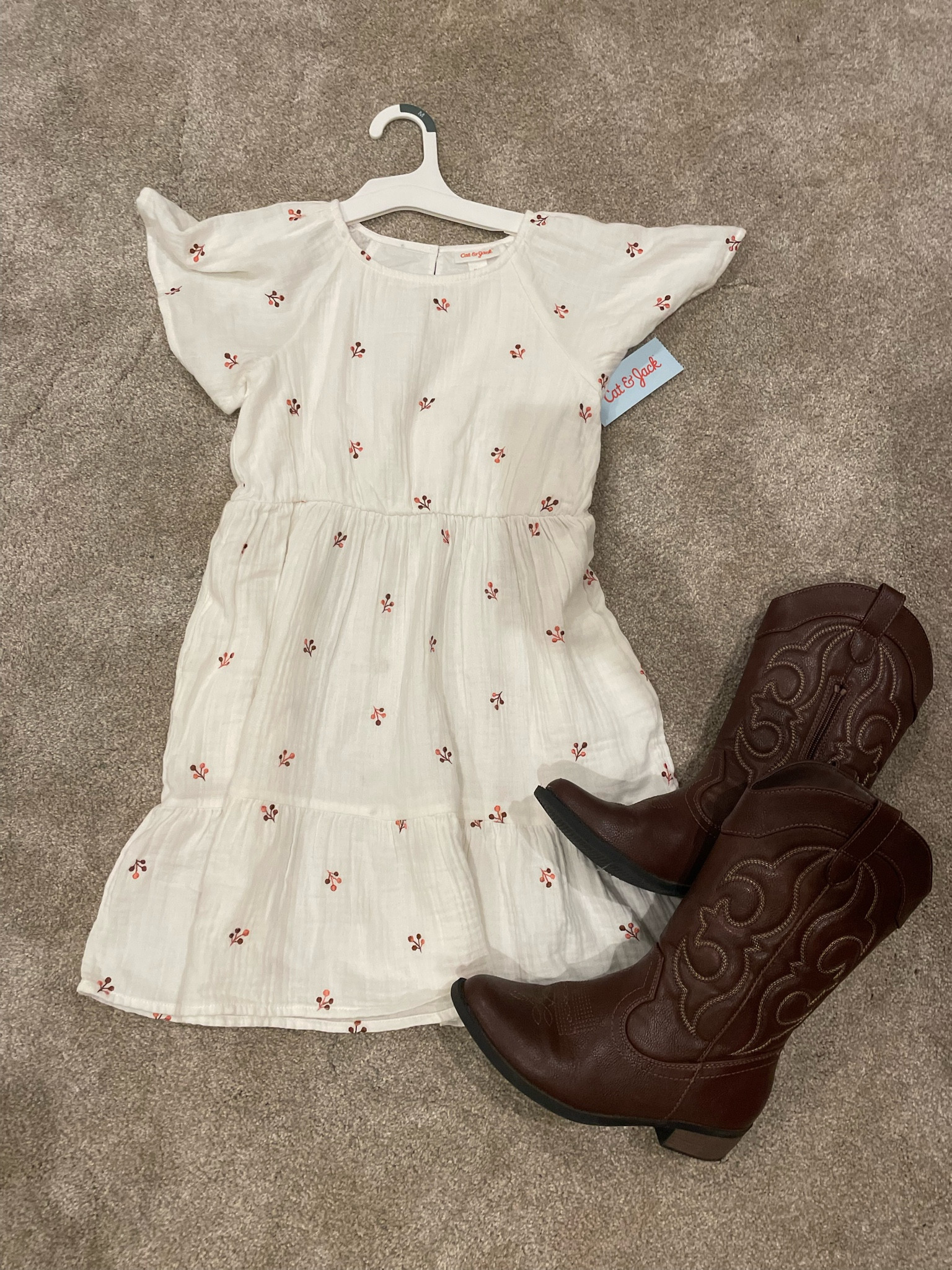 Girls fall outfit idea
Girls fall fashion
Fall family photo outfit idea

#LTKkids #LTKunder50 #LTKfamily