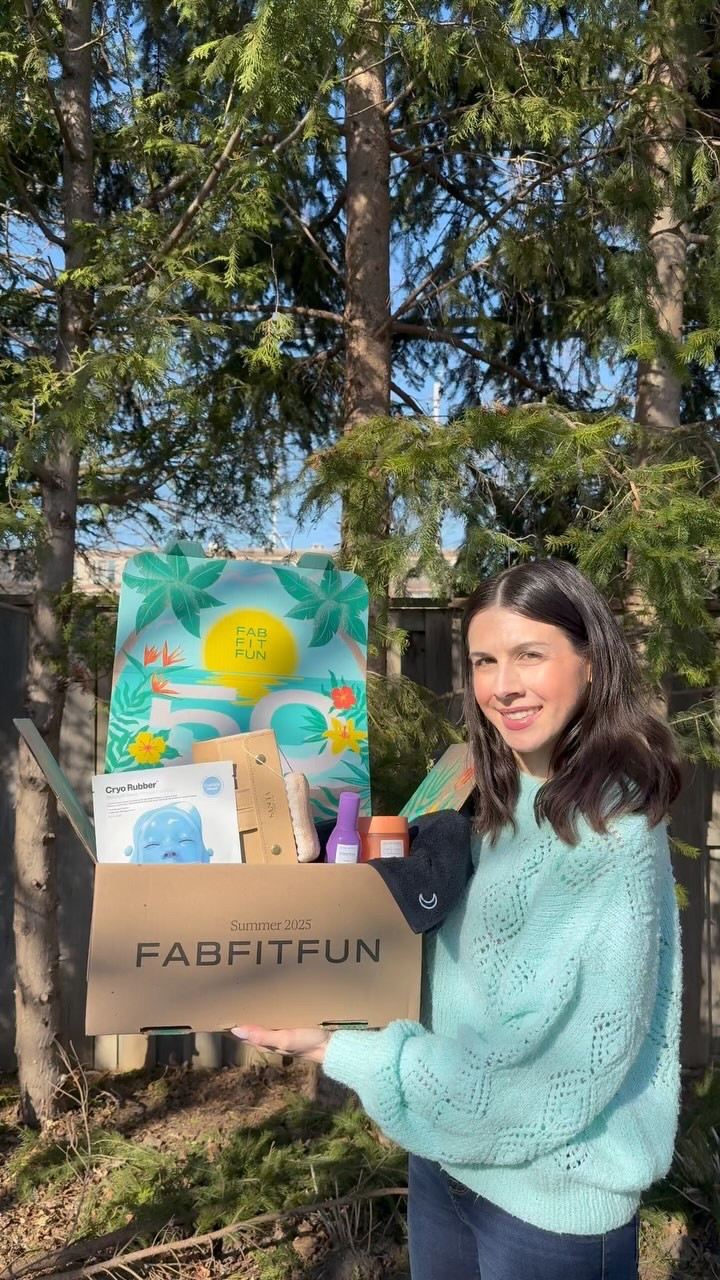 Let’s unbox my @fabfitfun Summer Box together! 

What’s Inside:
🏖️ @glowrecipe Blackberry Retinol Blemish Serum & Papaya Cleansing Balm
🏖️ @sancia_thelabel 3 Compartment Sunglass Holder
🏖️ @drjart Cryo Rubber Face Mask - Moisturizing with Hyaluronic Acid
🏖️ @livebathorium Konjac Walnut Shell Exfoliating Body Sponge 
🏖️ @parachutehome Makeup Towel Set of x2

📦 FabFitFun is a women’s lifestyle membership known for their customizable seasonal subscription boxes (4x year) which contains full-size beauty, fashion, fitness, lifestyle and tech products that YOU get to choose. You get access to exclusive flash sales to shop top brands up to 70% off. All members have the option to swap their box for shop credit. 

🛒 Use my code BEAUTYBYBERRZ to get 20% OFF your new @fabfitfun seasonal membership or BEAUTYBYBERRZGIFT to receive a gift with purchase on your annual subscription. Link in bio. 

💬 I’ve partnered with FabFitFun on this video. This is my impression of the FabFitFun box and all opinions are my own.

*PR/gifted

#LTKBeauty #LTKHome
