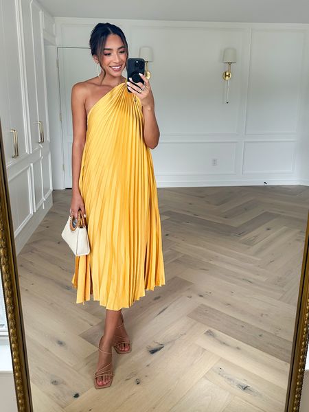 Use petal and pup code NENA20 to save on yellow dress! Wearing a size small - fits TTS. Perfect for vacation dinner, or dressed up for a wedding guest dress 

#LTKunder100 #LTKstyletip #LTKwedding