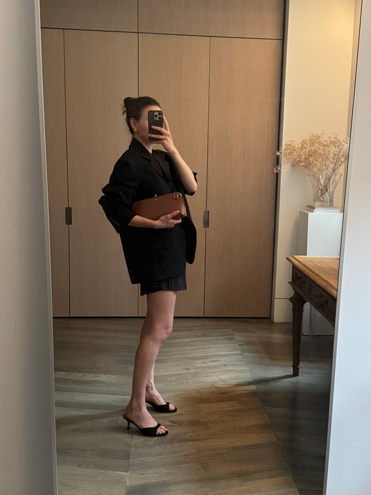 Wearing 32 in the blazer (runs very oversized) and 36 in the shorts 

#LTKItBag #LTKShoeCrush #LTKStyleTip