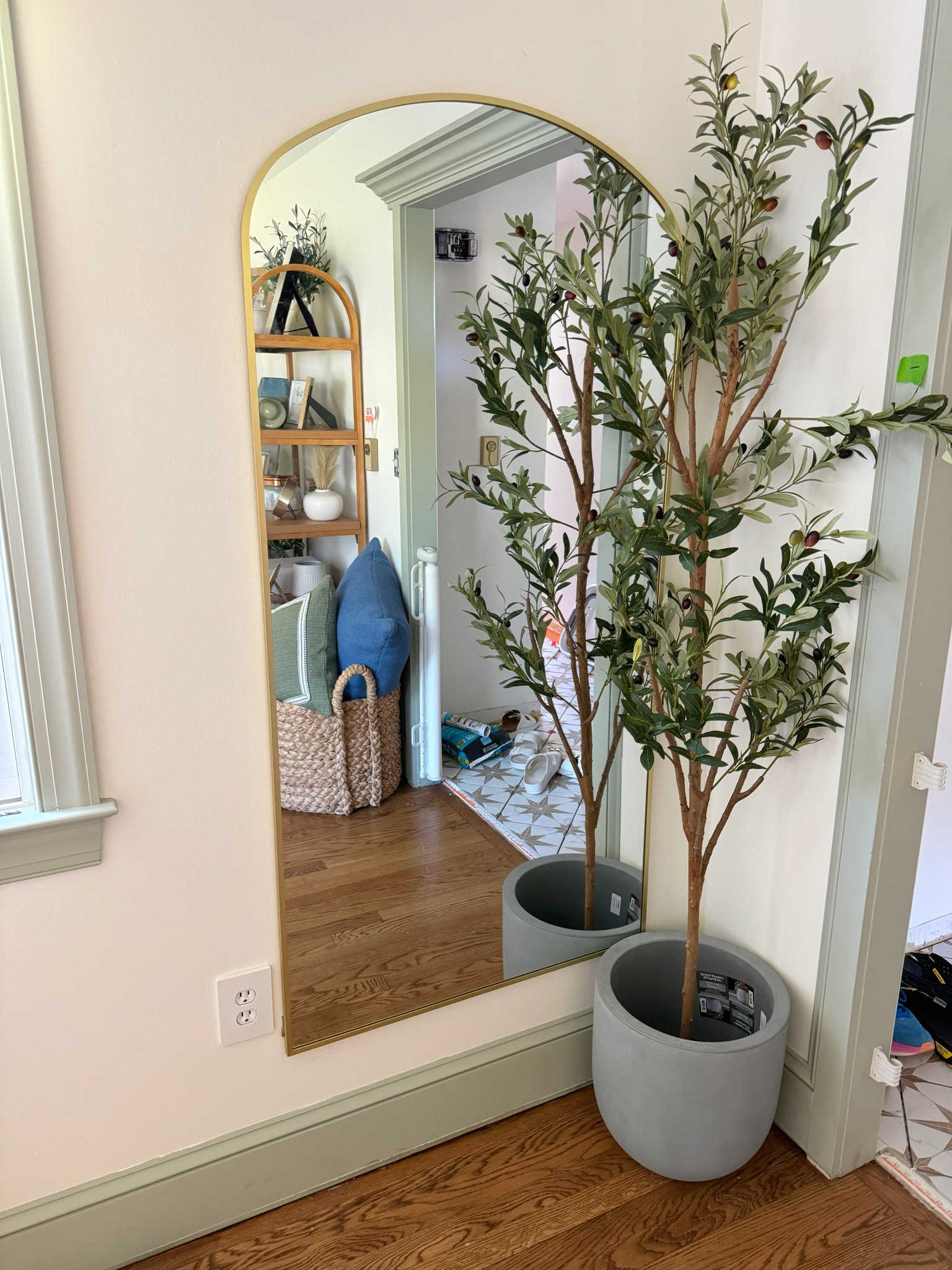 $85 Walmart mirror bringing the room together 😍

#LTKStyleTip #LTKHome