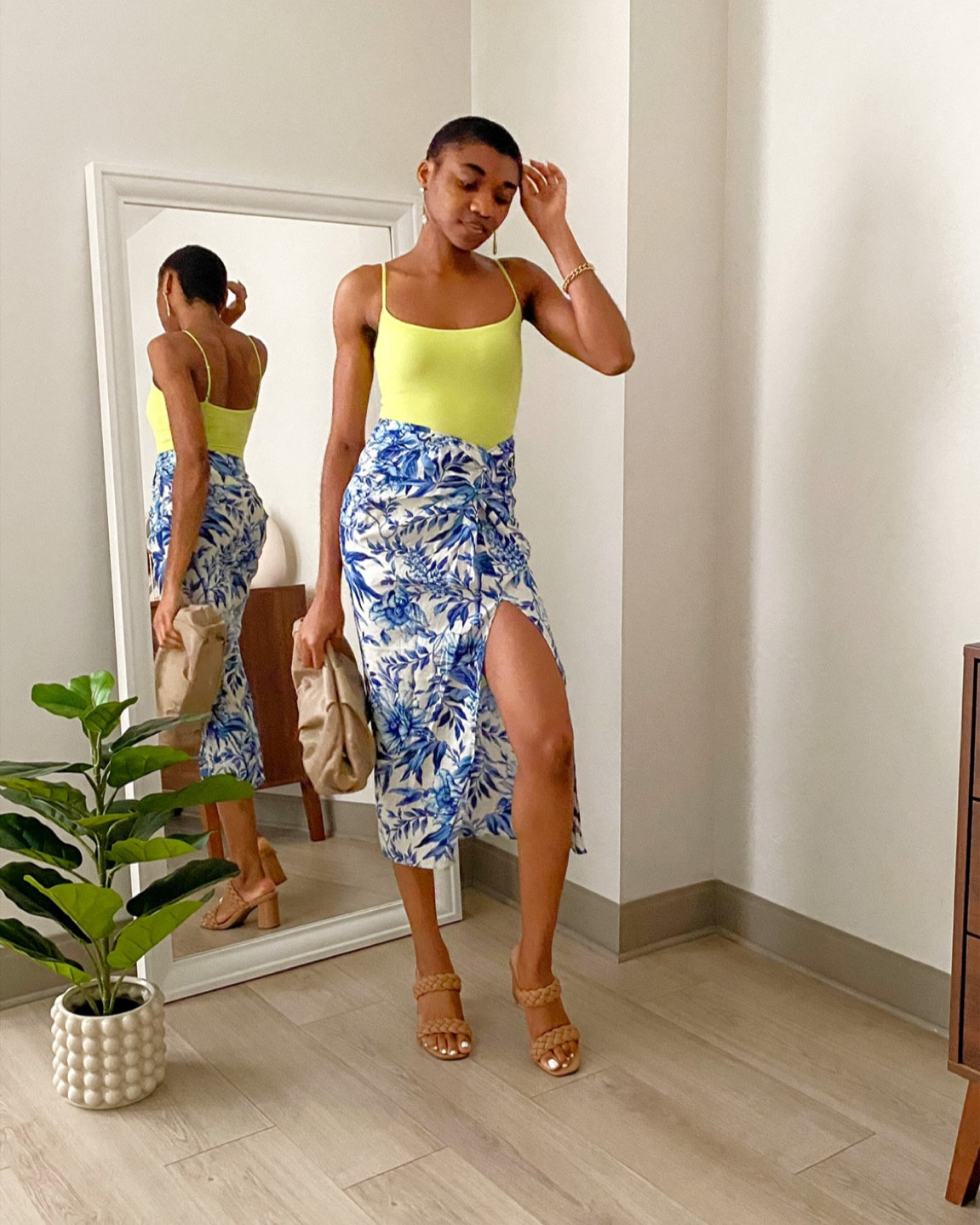 Lime Green for Summer

Vacation outfits, wrap skirts, SKIMS bodysuit 


#LTKtravel #LTKstyletip #LTKSeasonal