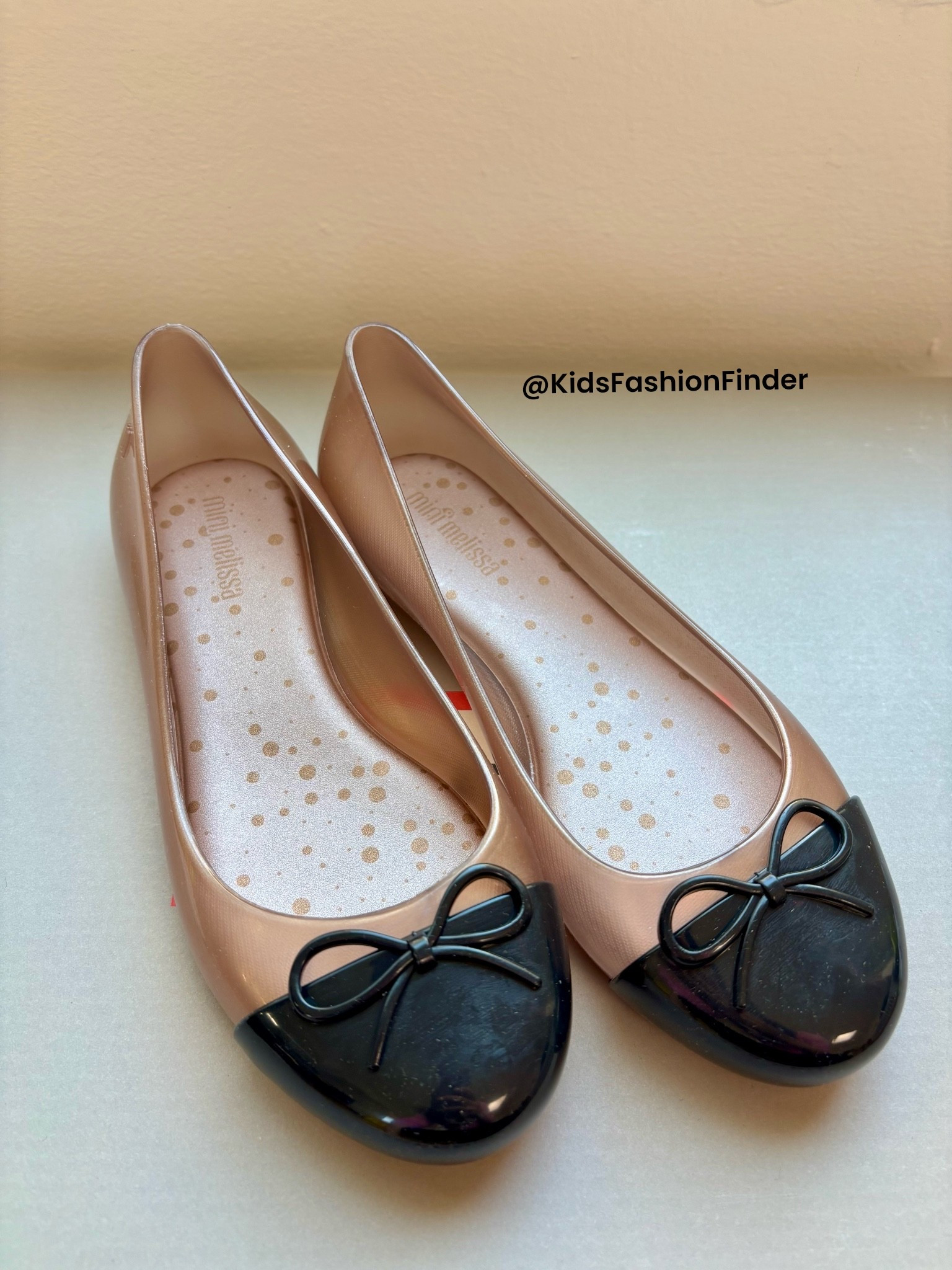 🎀✨ Mini Melissa  Jelly Shoes

Pretty, comfortable, and just the right amount of fancy 💖

Perfect for parties, special occasions, or dressing up everyday outfits 👗👠

#MiniMelissa #JellyShoes #GirlsShoes #KidsFashion #LittleGirlStyle #DressShoes #MomApproved #LTKFamily

#LTKKids #LTKWedding #LTKSaleAlert