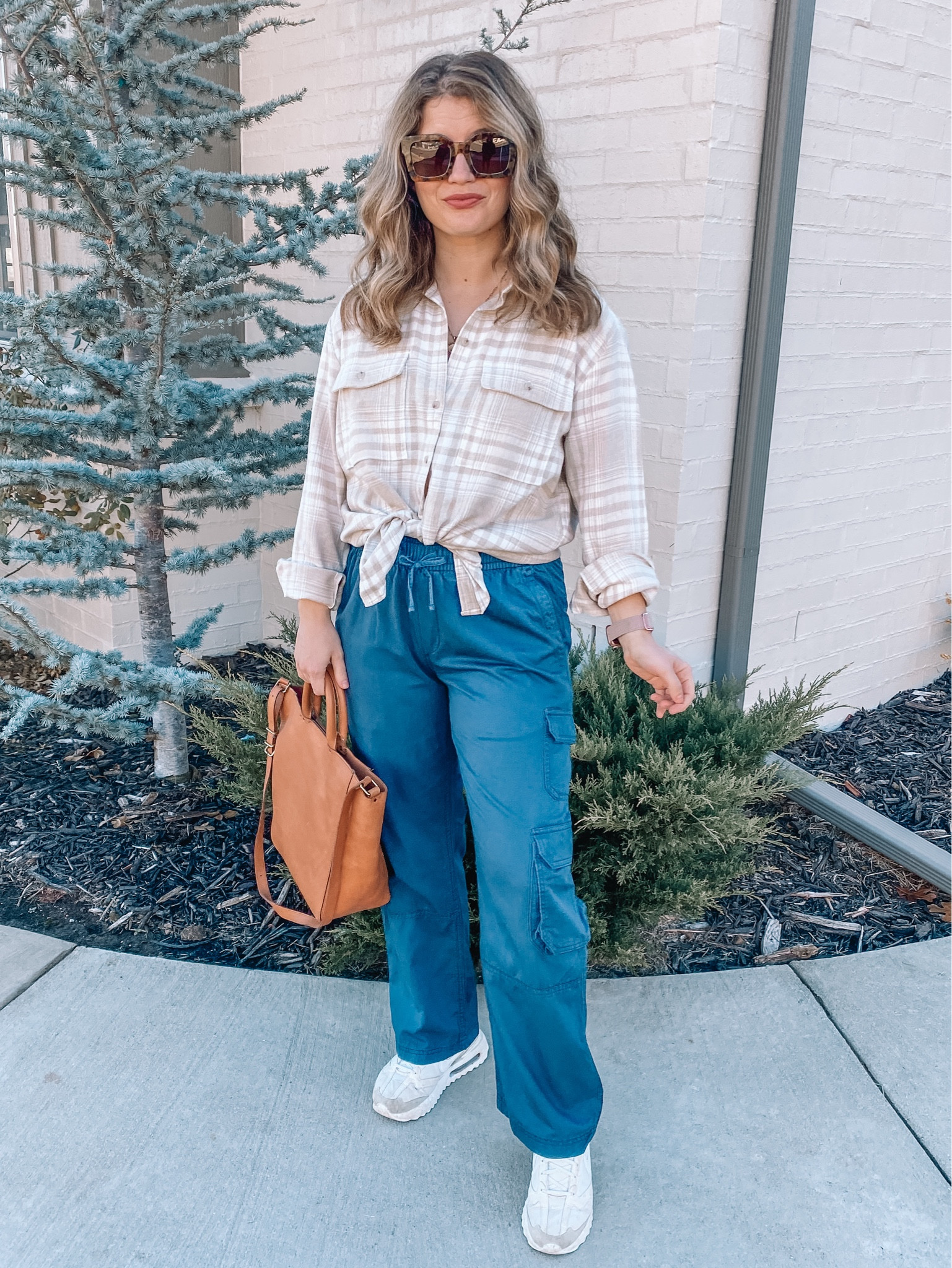Old navy cargo pants and flannel plaid shirt 

#LTKstyletip #LTKsalealert #LTKfindsunder100