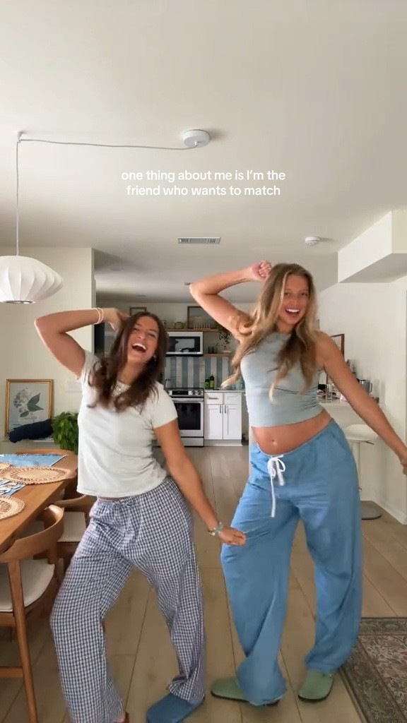 Comfy fall outfits and the cutest colorful Birkenstock Bostons that I’m obsessed with!! I’ve worn mine so much already🍵🫐

fall outfit, maternity jeans, pregnancy, drawstring pants, brandy melville

#LTKSeasonal #LTKBump #LTKVideo