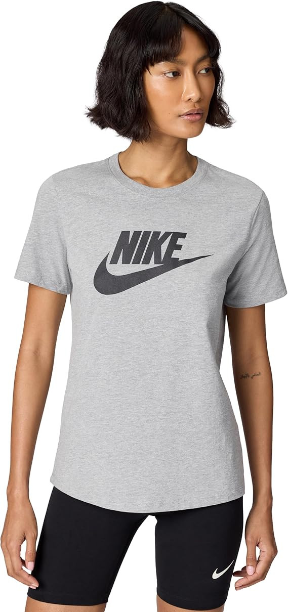 Nike Women's Sportswear Essentials Logo T-Shirt | Amazon (US)