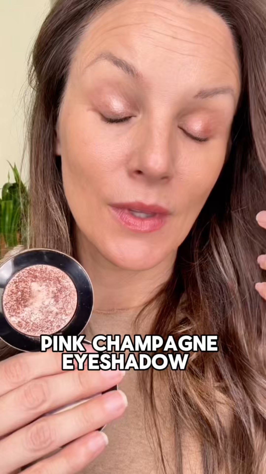  Swatching Make Beauty Glaze reminded me why I love these shadows: creamy texture, no fallout, and gorgeous multichromatic dimension. This pink-champagne shade brightens the eyes instantly.

#makebeauty #makebeautyeyeshadow #metalliceyeyeshadow #multichromatic #beautyover40

#LTKBeauty #LTKOver40