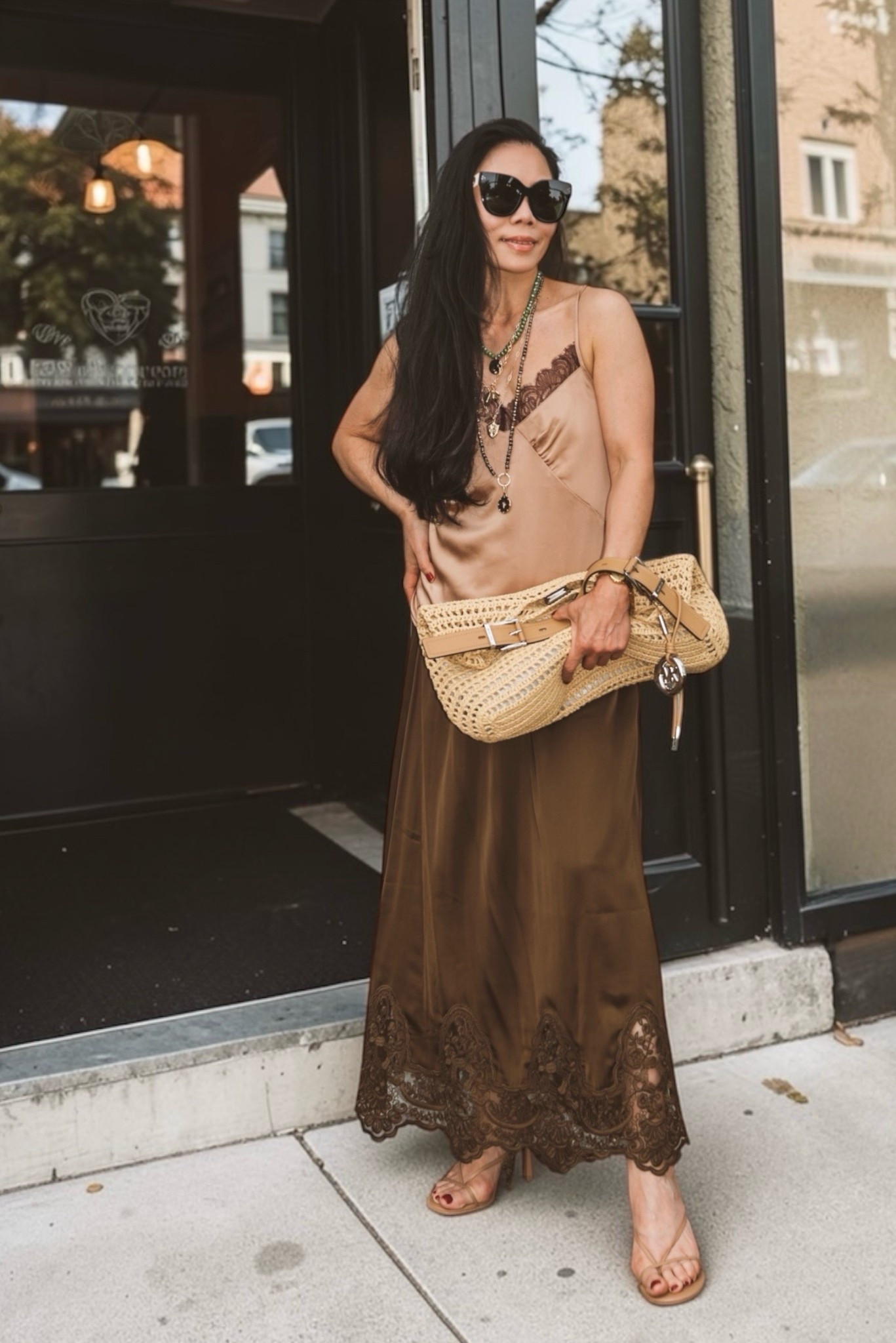 Friday night out ✨
Turning this @michaelkors tote into a clutch—such an easy transition from day to night.
#michaelkors #mkpartner