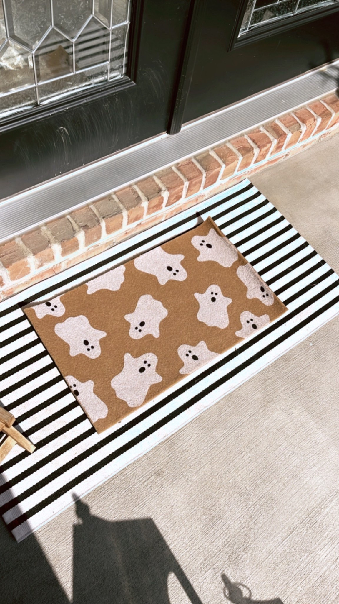 How adorable is this little ghost rug for the front porch! It’s under $15 & oh so adorable 👻 



#LTKSeasonal #LTKStyleTip #LTKHome