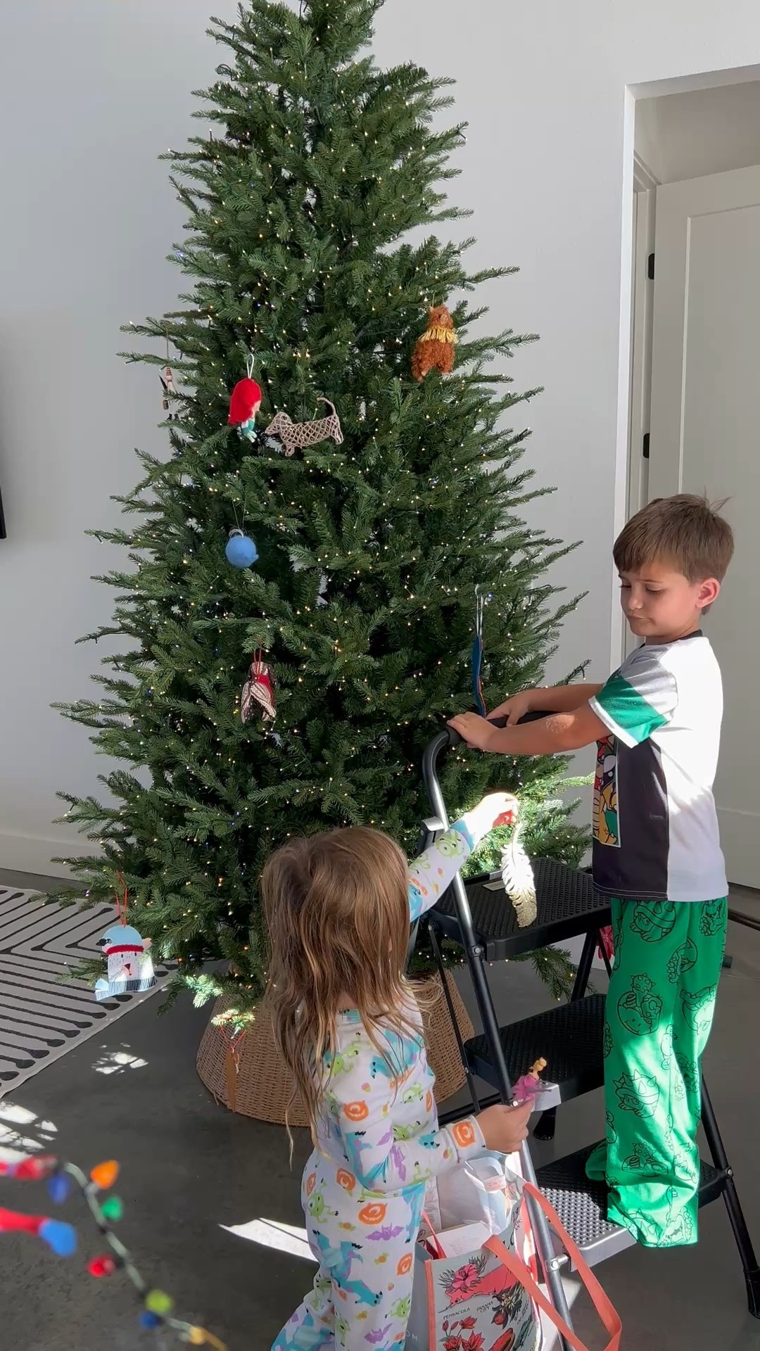 Decorating the Grand Duchess 🎄

#LTKmomlife #LTKHome #LTKHoliday