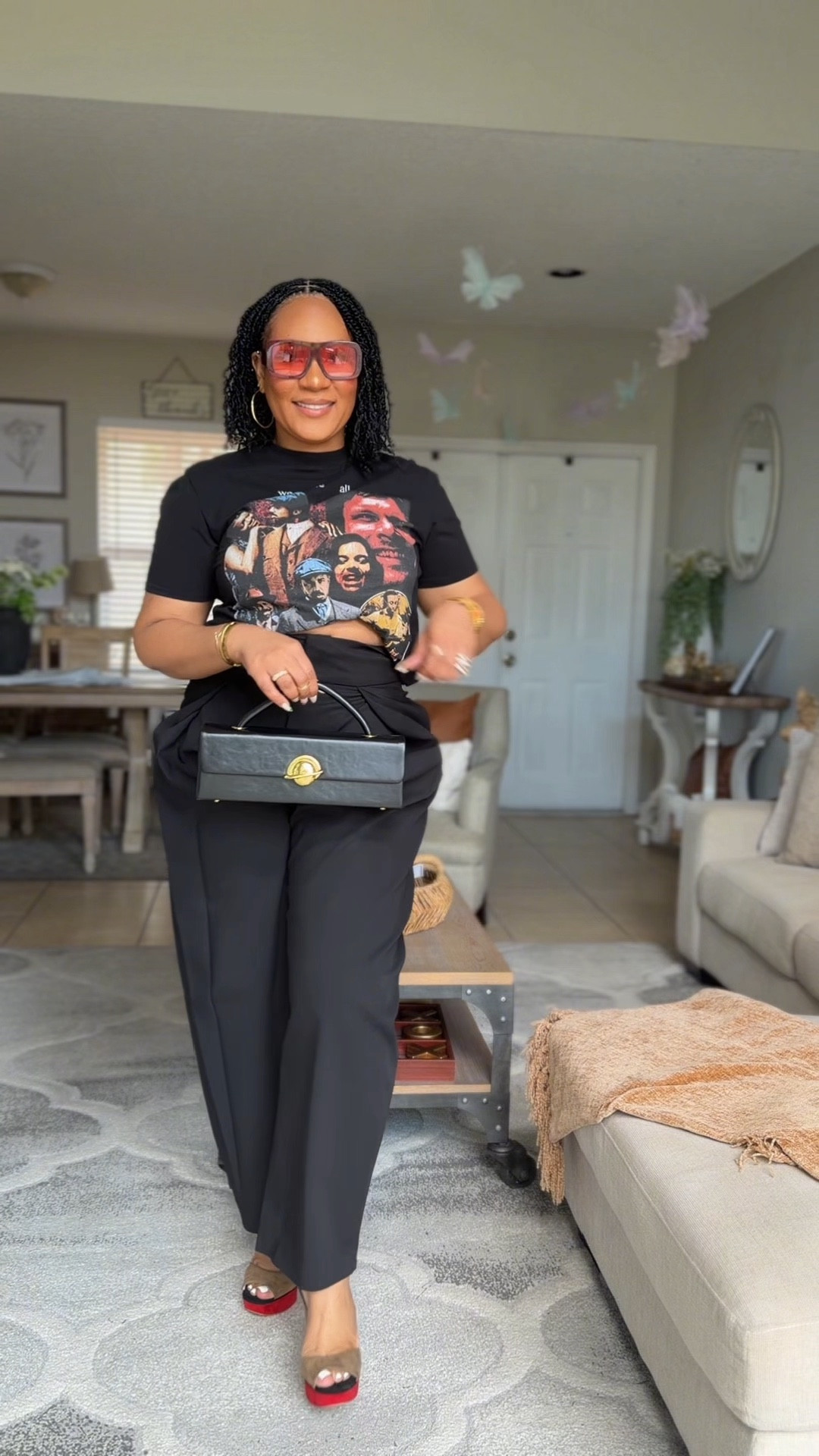 Styled these ZARA pleated ballon trousers 3 ways.

Wearing a Medium/28