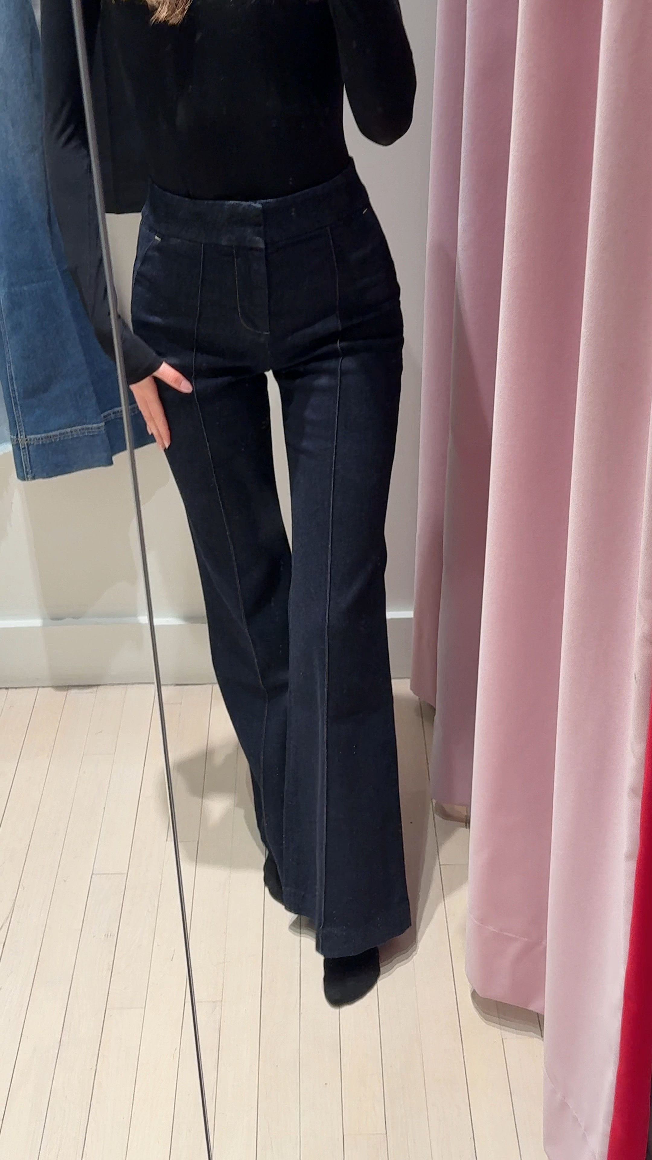 Body hugging jeans perfect to elevate your daily or evening outfit ✨

#LTKStyleTip #LTKGiftGuide