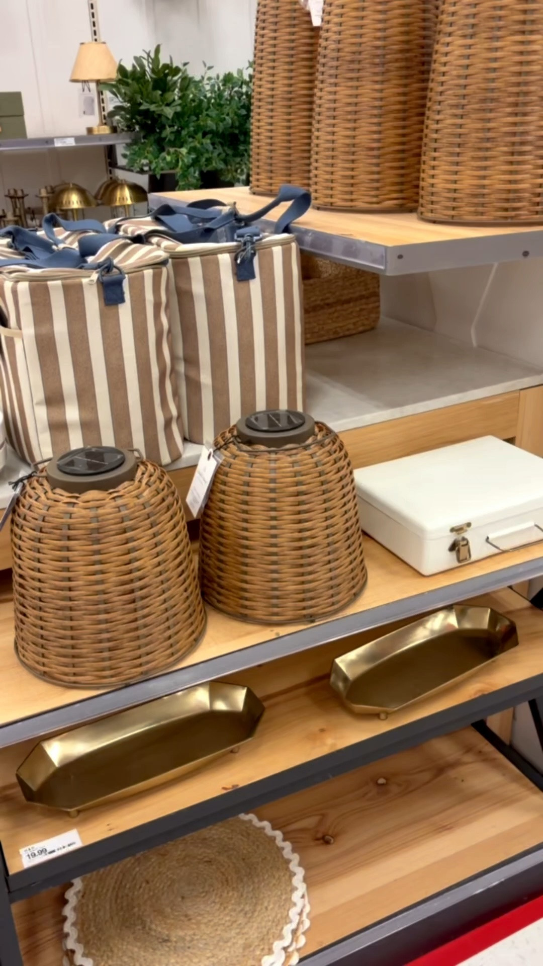 Up to 40% Off hearth & hand home decor and gift ideas 






@Target 

Grad gifts, travel, tumblers, picnics, outdoor parties, summer parties, outdoor dining

#LTKSaleAlert #LTKHome #LTKTravel