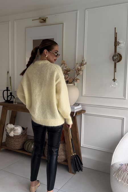 Cosy knitwear 
Zara trousers ~ 8372/278
Zara bodysuit ~ 3905/002

#LTKSeasonal
