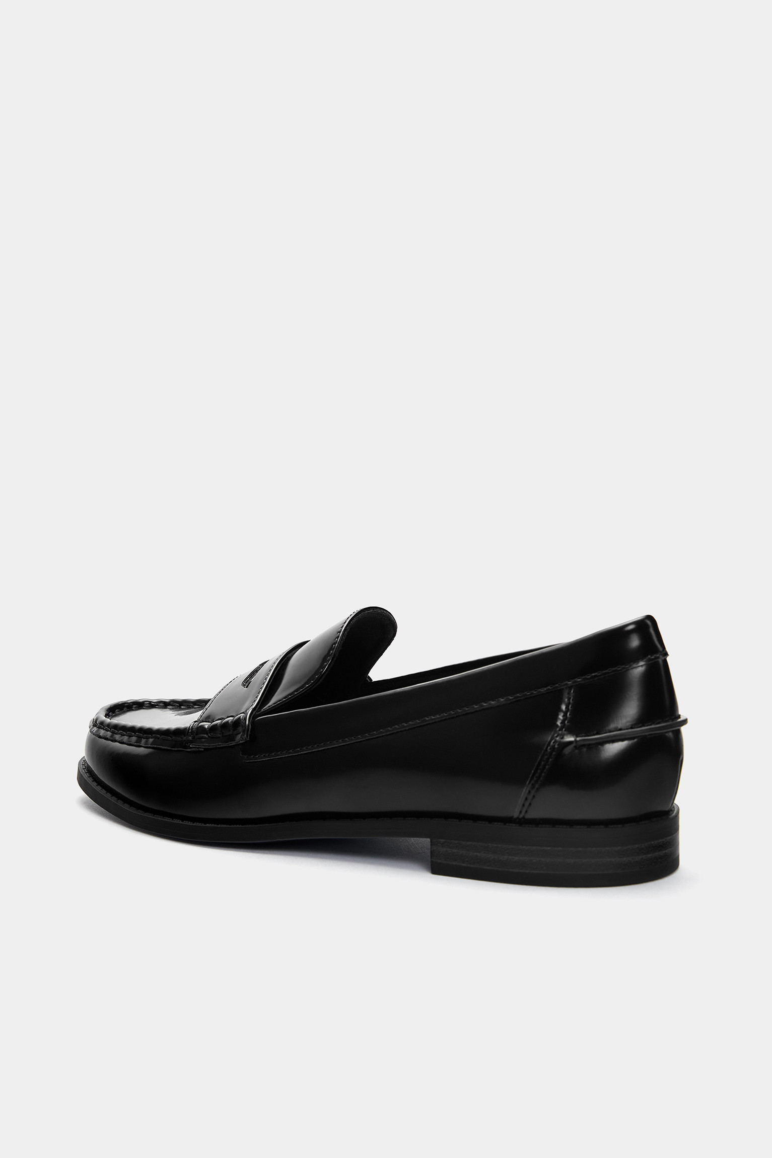 Loafers with thin soles | PULL and BEAR UK