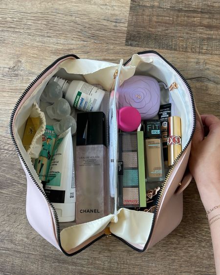 Must have viral amazon make-up/cosmetic bag!