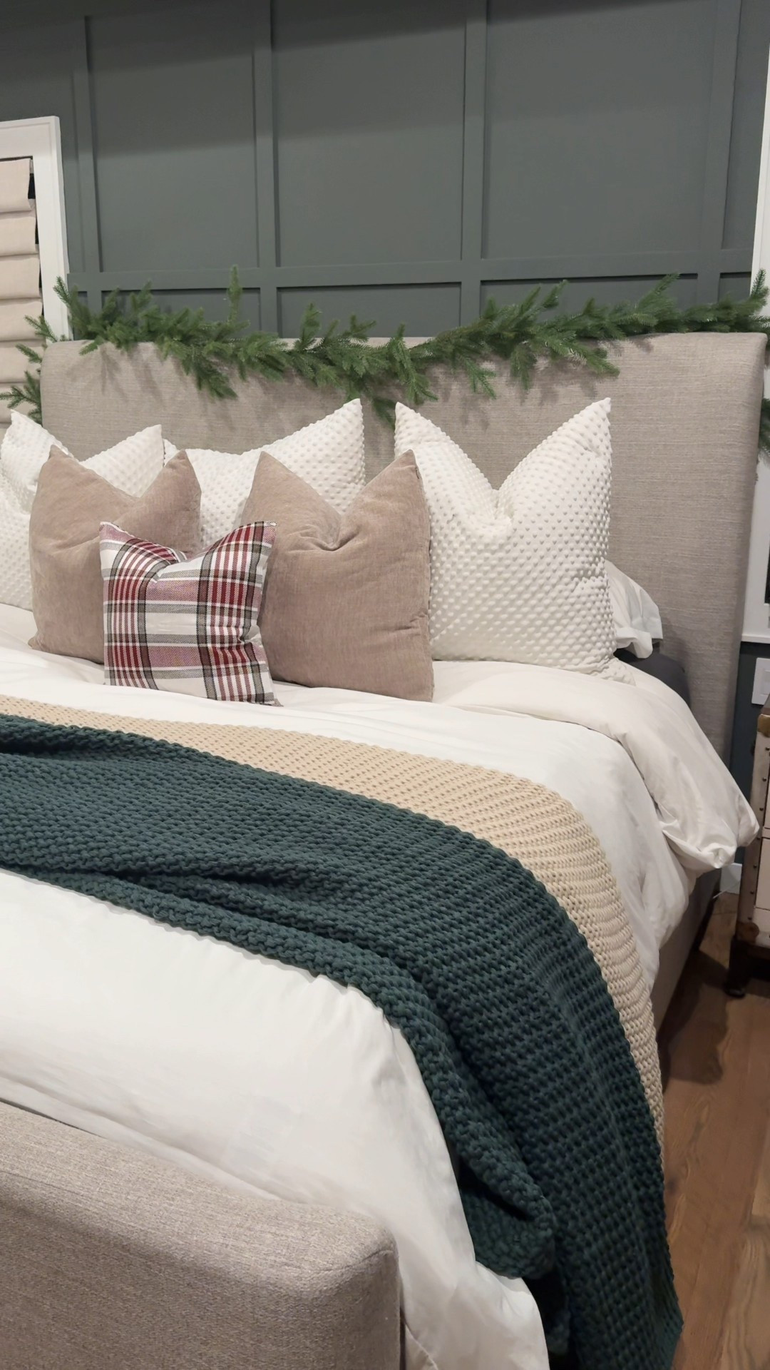 My quick festive bed, I love this green throw 💚

#LTKHome #LTKSeasonal #LTKHoliday