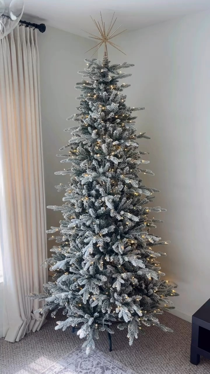 Beautiful christmas tree🎄⚜️
@kingofchristmas 

#LTKHoliday #LTKHome #LTKSeasonal