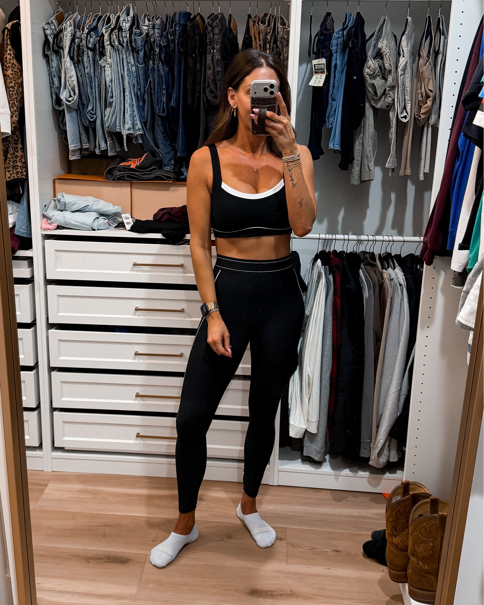 Today’s workout ootd!

Bra-medium 
Leggings-small
Tee-medium 
Jacket-small 

#LTKfitnessgoals #LTKootd #LTKActive