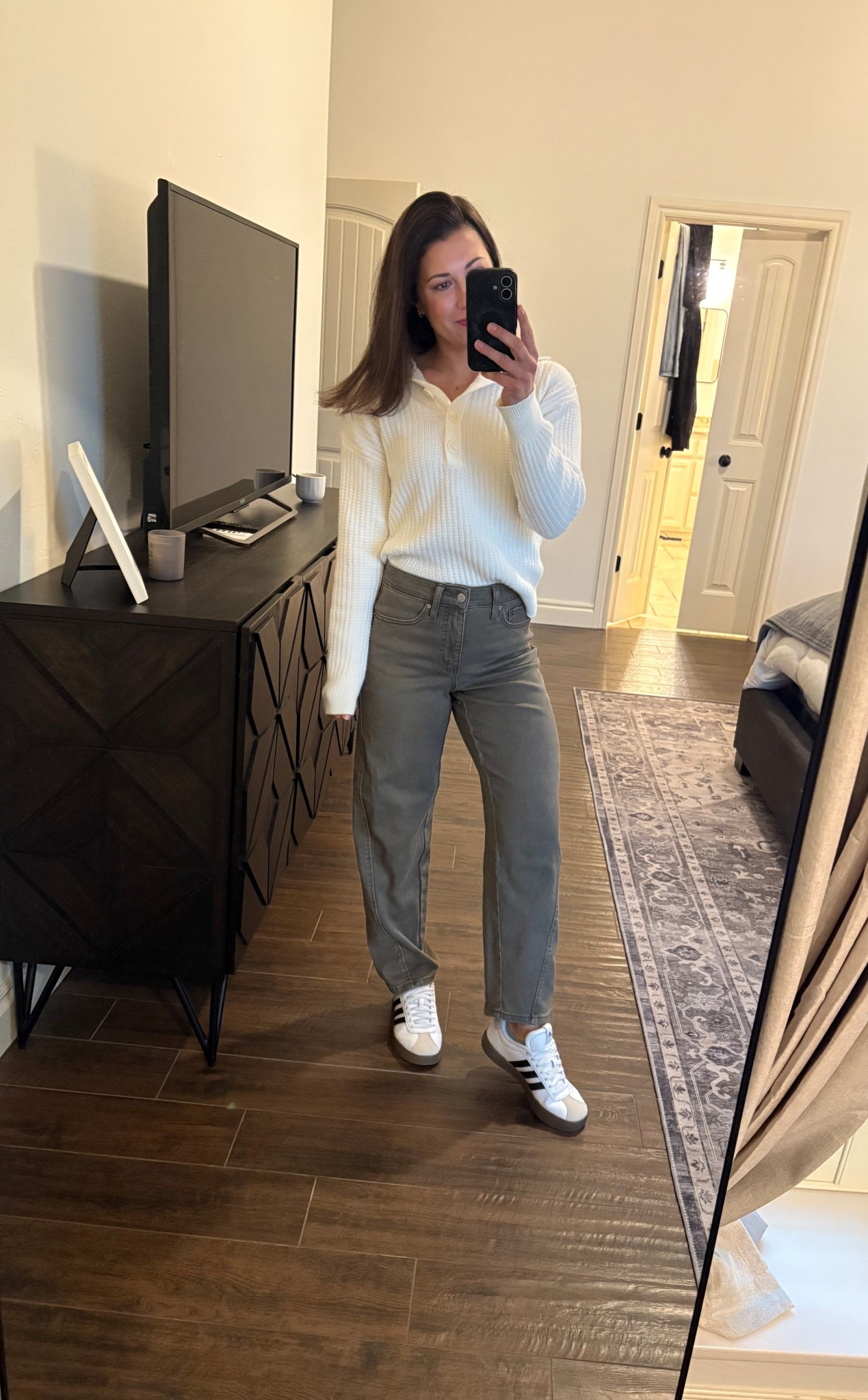 Best barrel Jean that’s not too “ barrel-y” 😂 so perfect. High waist. Top and bottom from Walmart! $20-22 each. Size down in bottoms! Wearing 0, I’m 5’1 120lbs for reference  