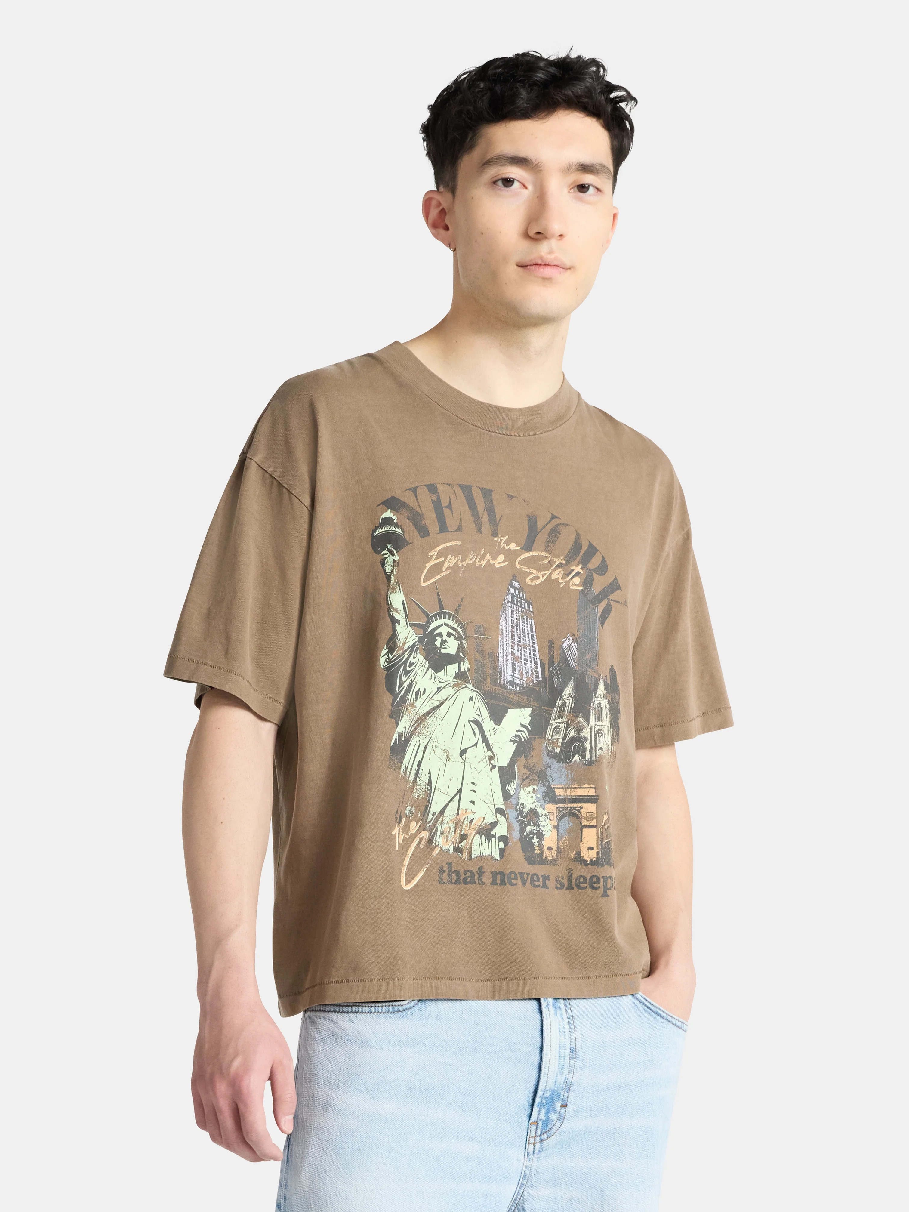 No Boundaries Oversized Boxy Fit Cropped Length New York City Graphic Tee Shirt, Men's & Big Men'... | Walmart (US)
