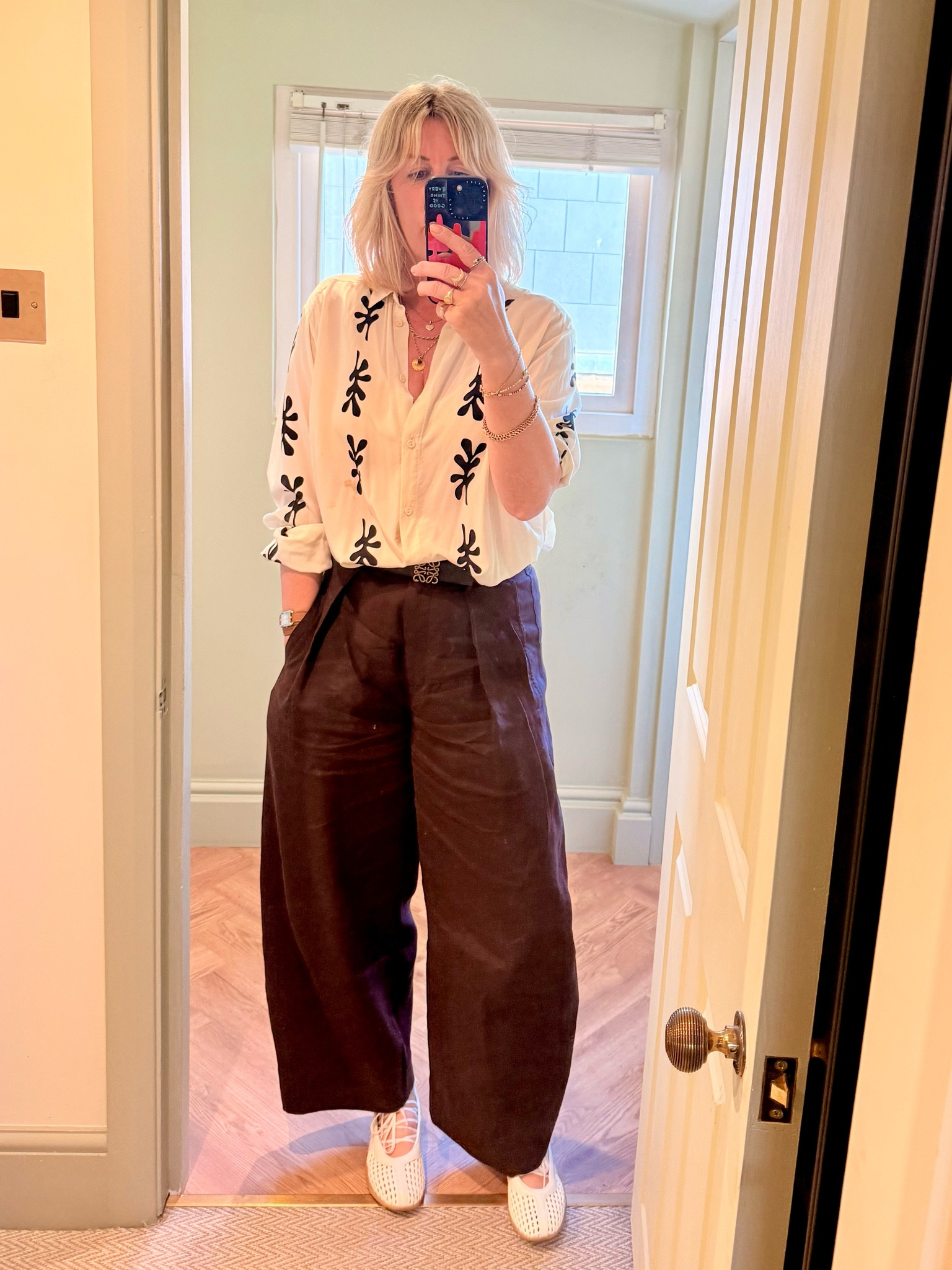 Shirt is old from Matteau, Me & Em o trousers and Adidas shoes 