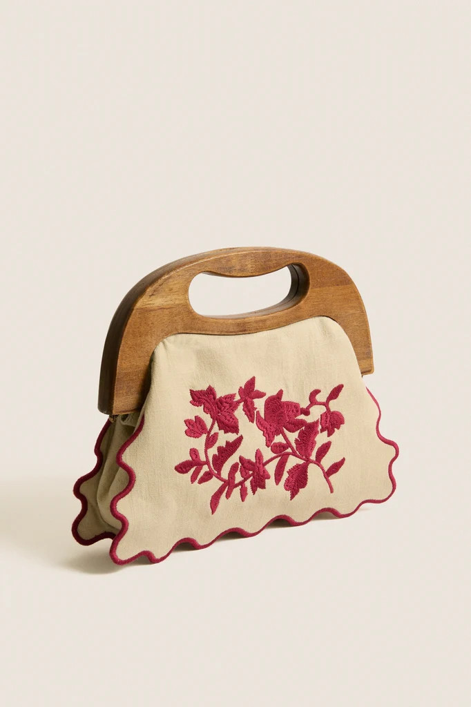 Red Floral Bermuda Wooden Handle Bag | Tuckernuck (US)