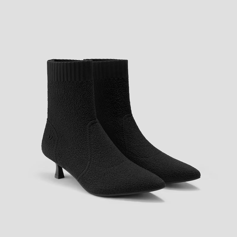 Pointed-Toe Boots (Sophia) | VIVAIA