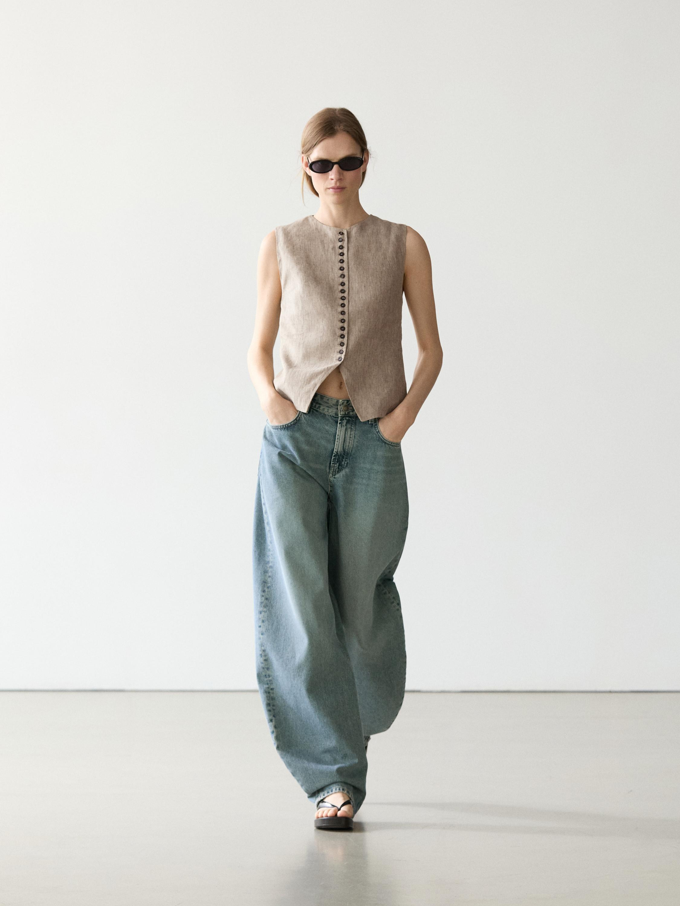 Melange-Weste mit Leinenkn\u00f6pfen | Massimo Dutti DE