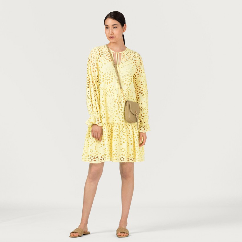 Hängerchen mit Lochstickerei | HALLHUBER (DE)