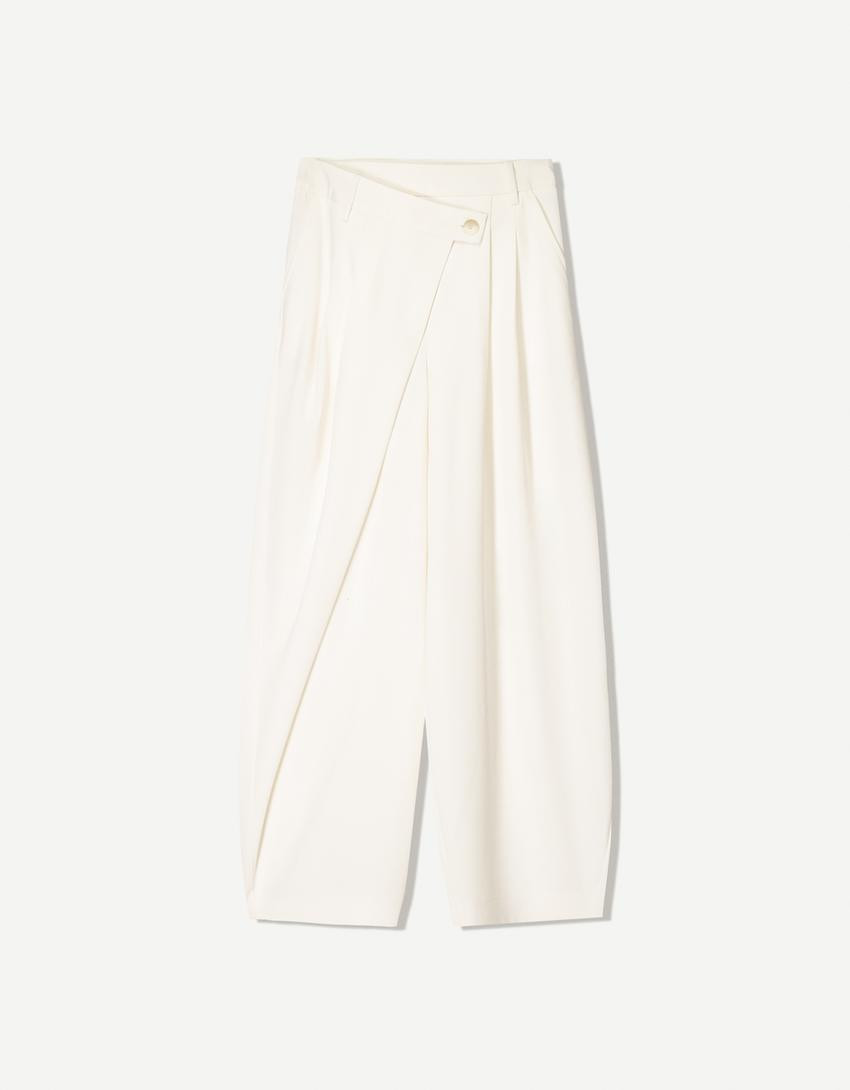 Tailored fit trousers with crossover waist - Women | Bershka GB