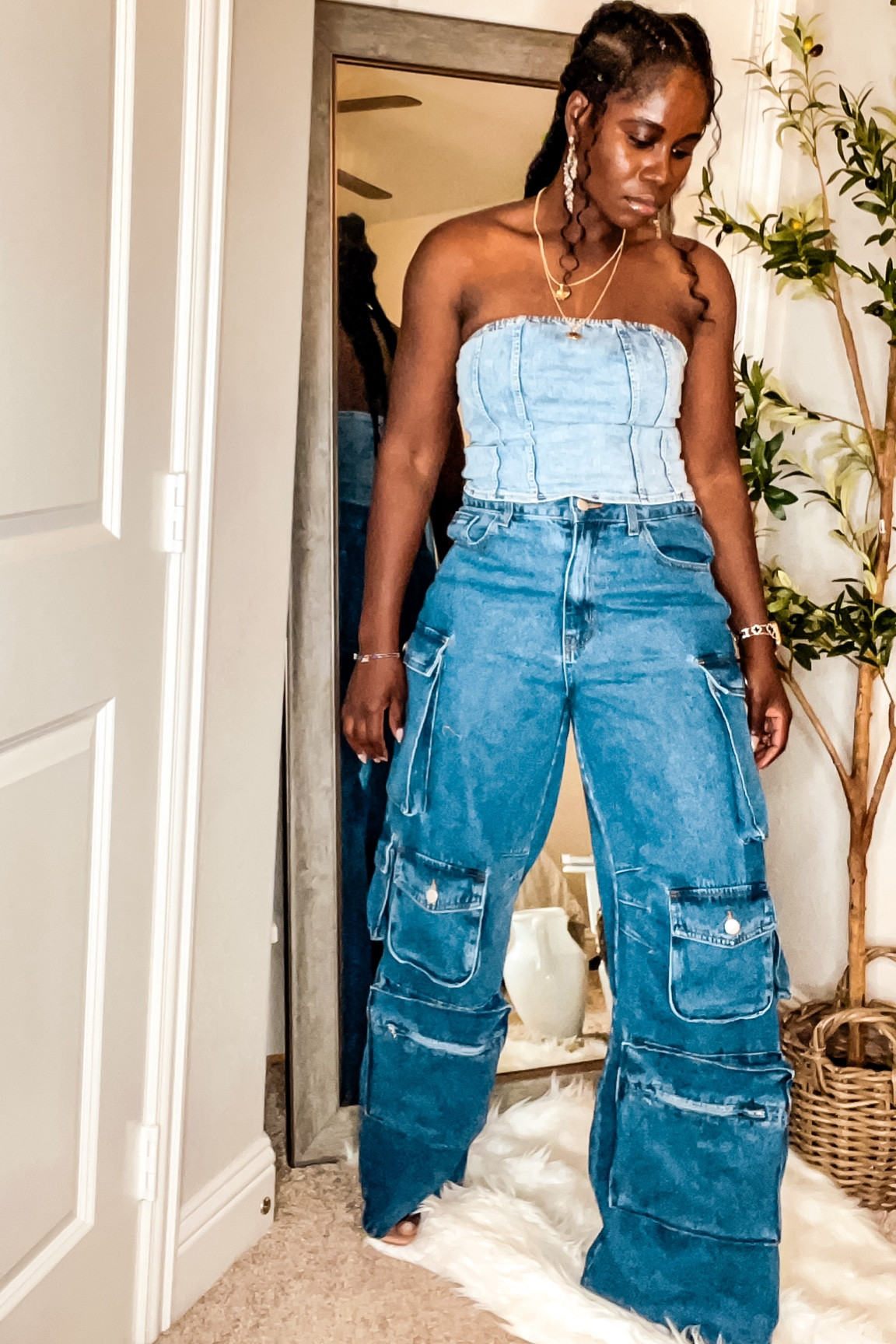 Y2K look. Styling denim on denim with this cargo pants. I love that cargo pants can be styled in so many cute ways  

#LTKFindsUnder100 #LTKSaleAlert #LTKStyleTip