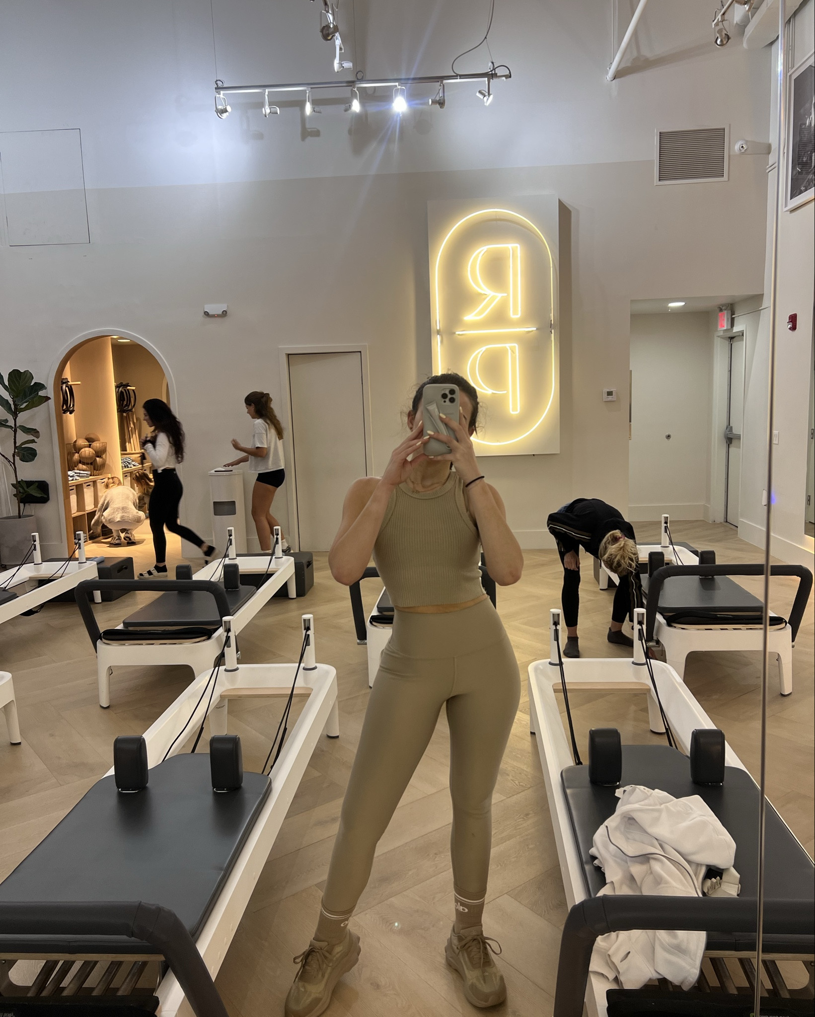 Alô workout set 

#LTKActive #LTKShoeCrush #LTKWorkwear